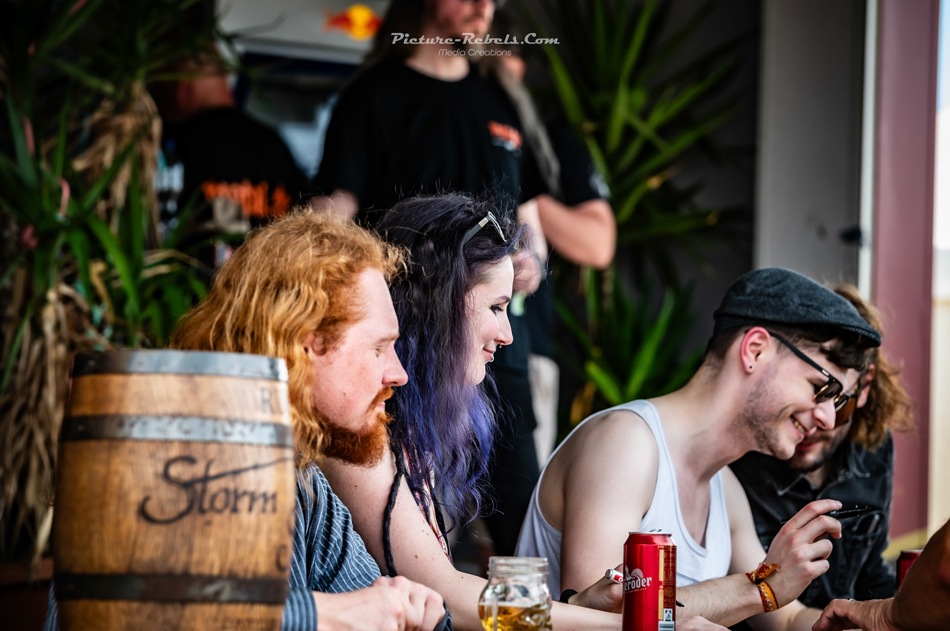 Signing Session Storm Seeker