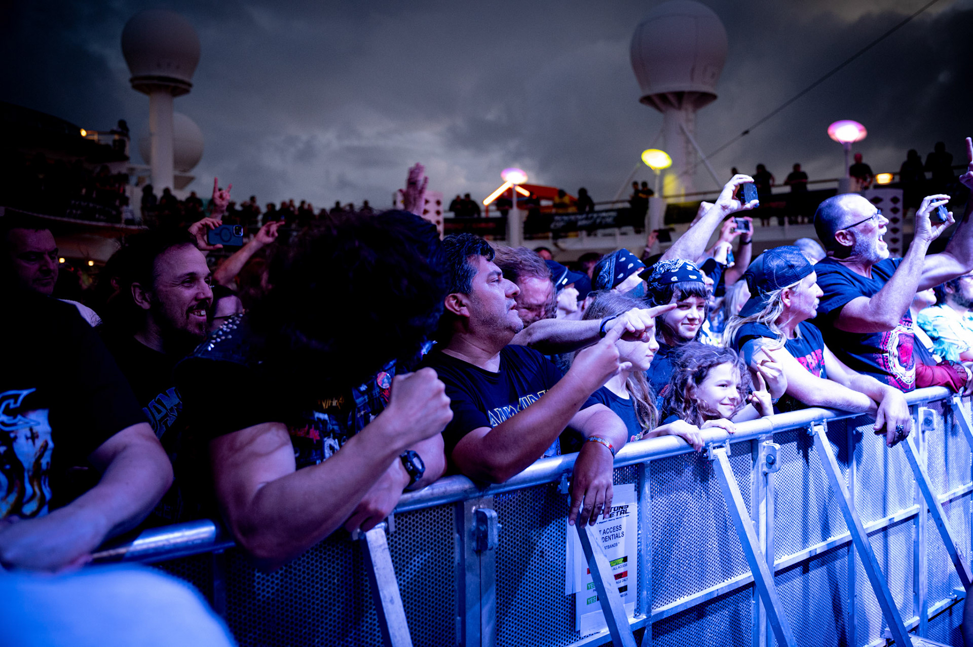 Dirkschneider - Pool Deck