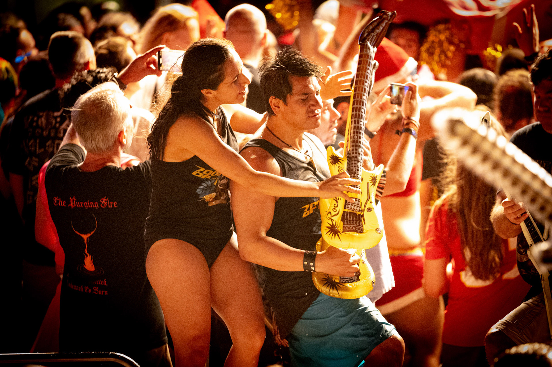 Fans - Hammerfall - Pool Deck