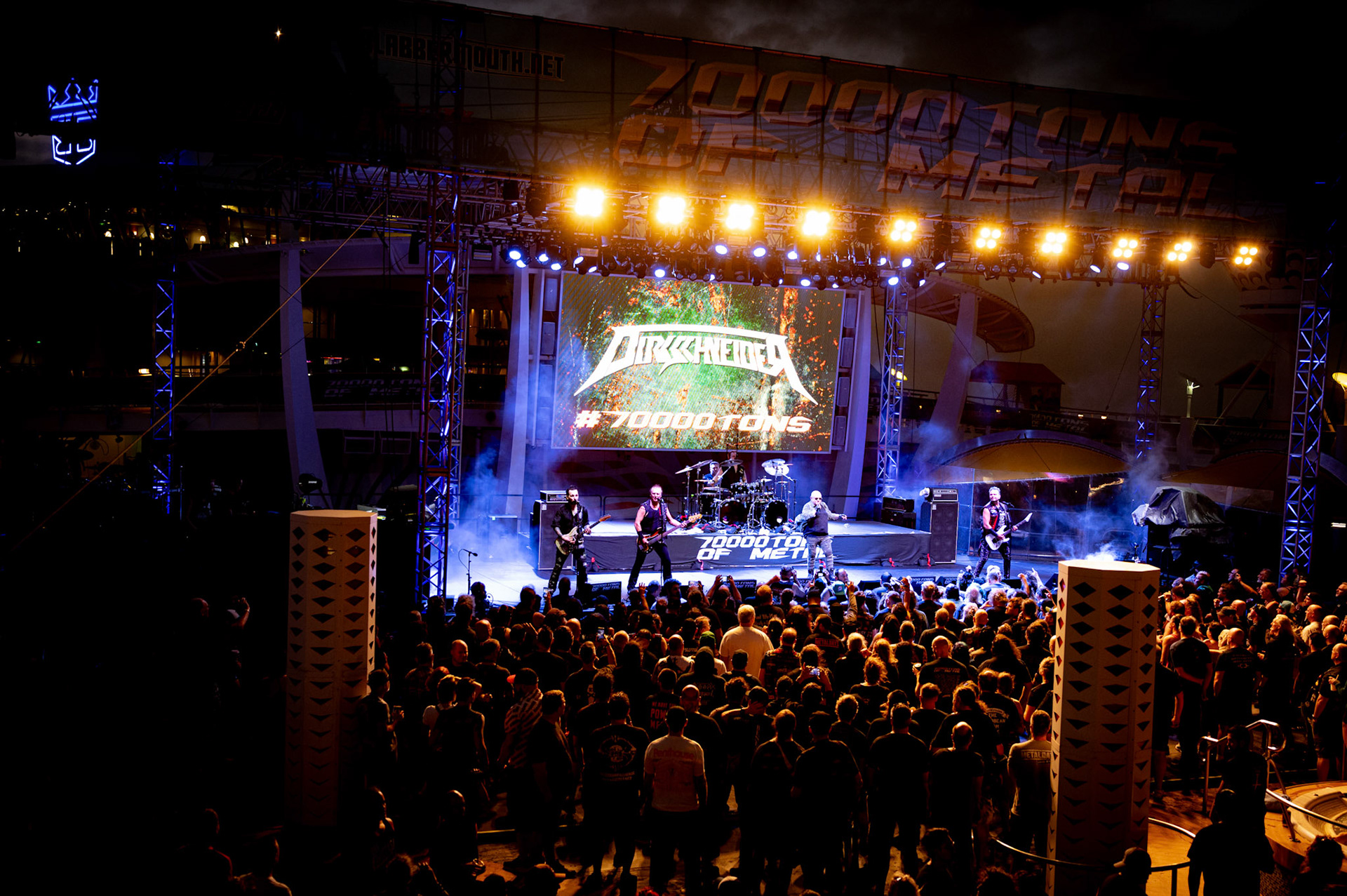 Dirkschneider - Pool Deck