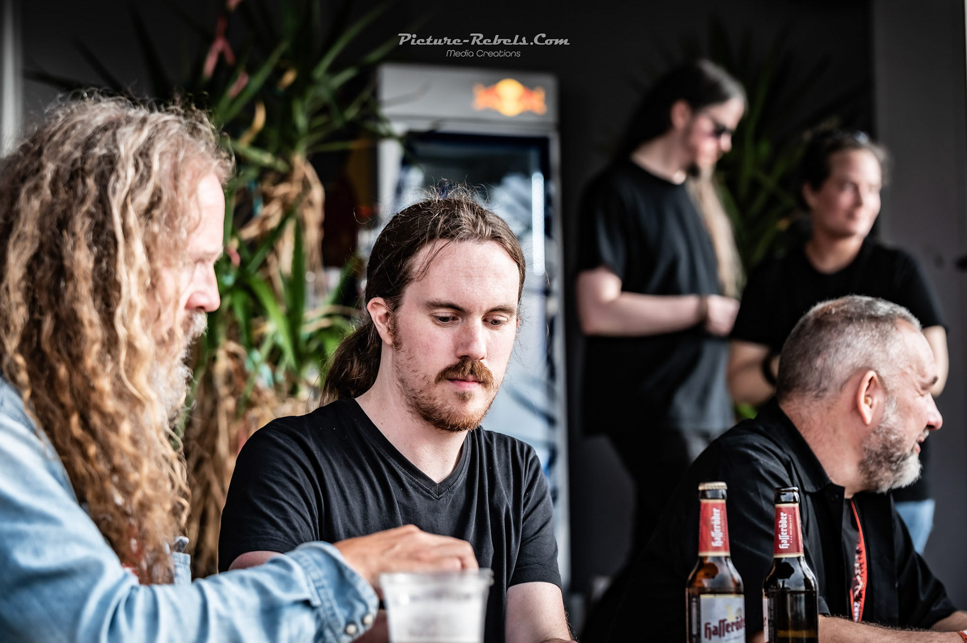 Signing Session Avatarium