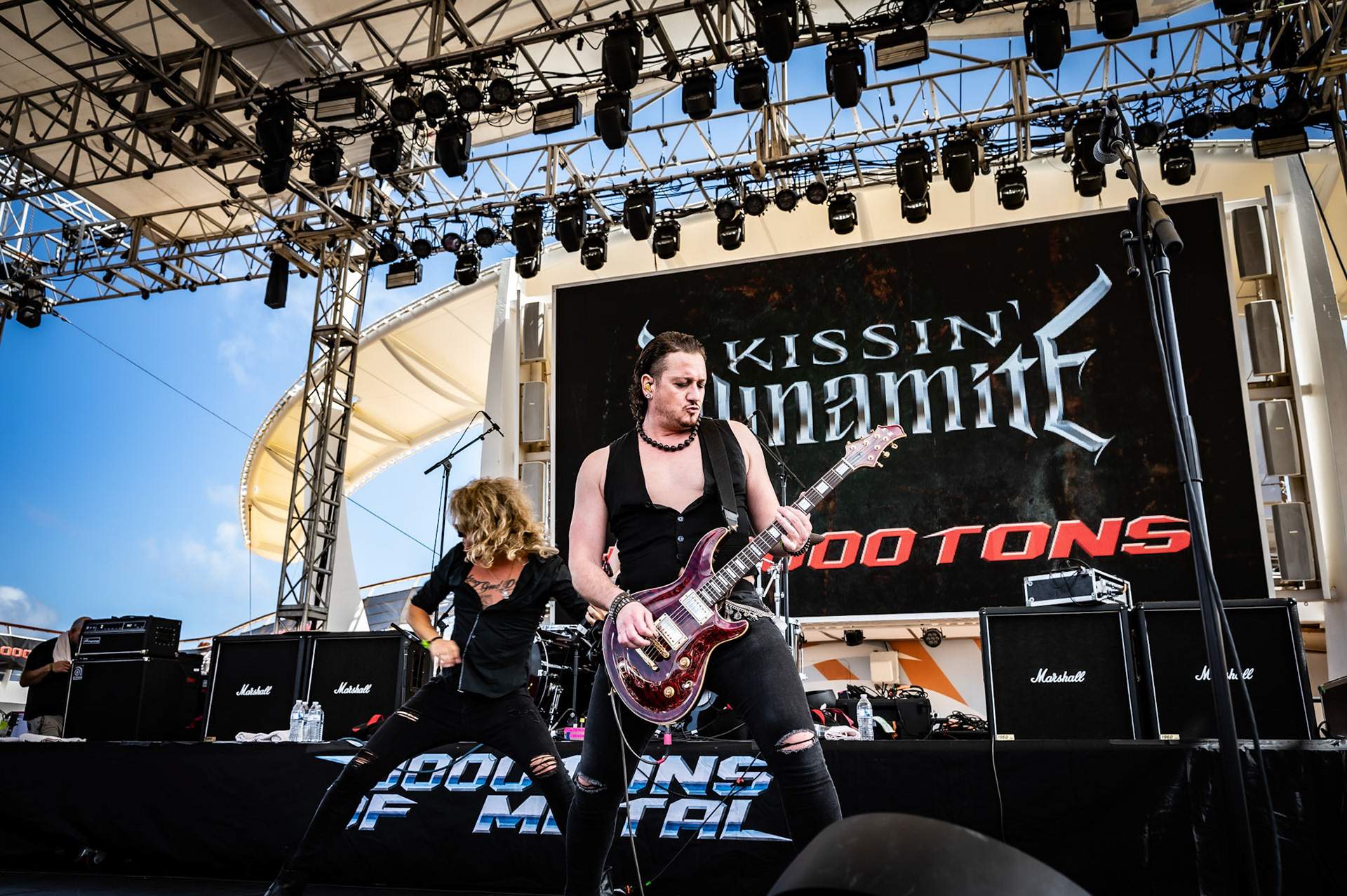 Kissin`Dynamite - Pool Deck