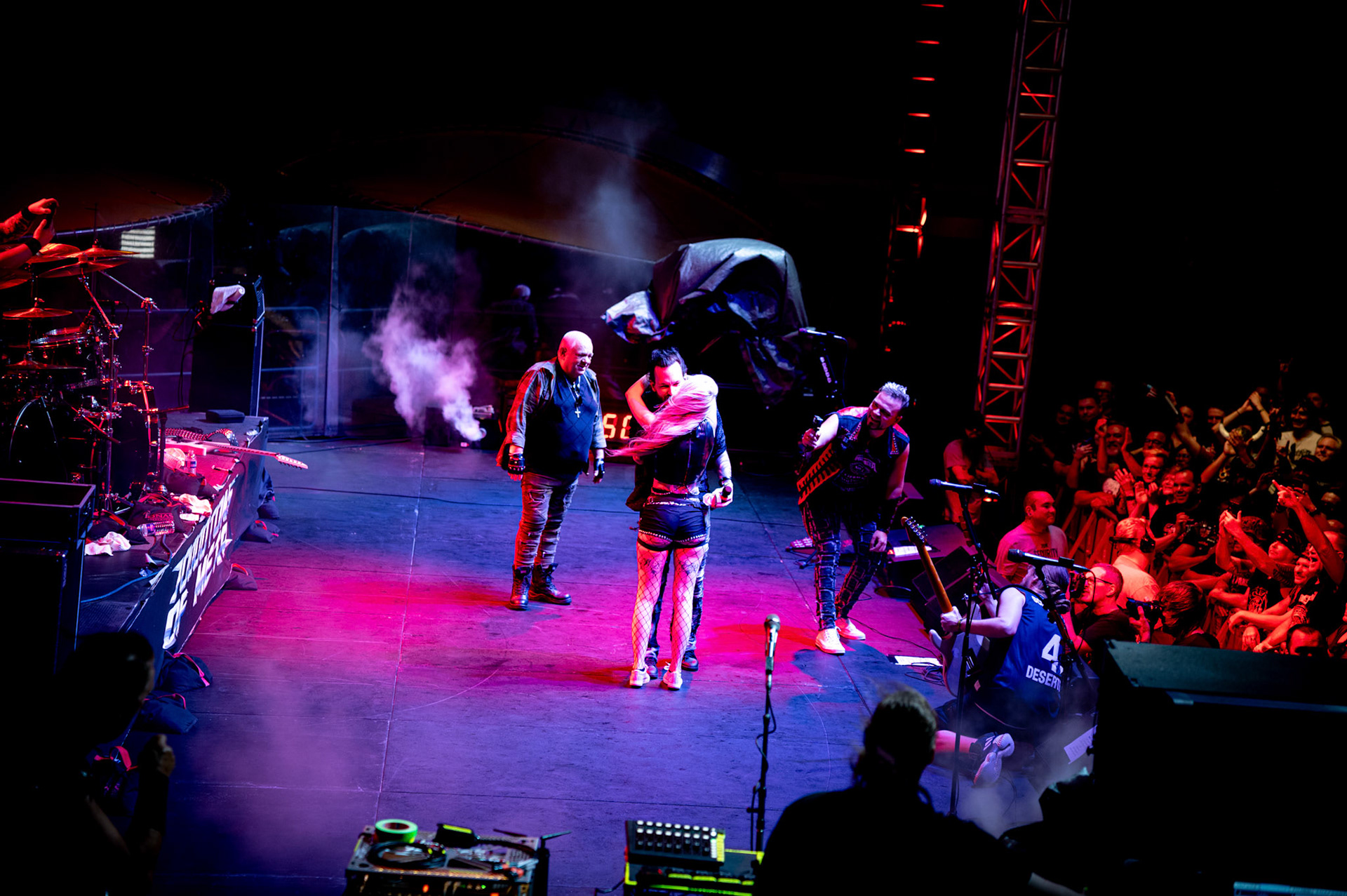 Dirkschneider - Pool Deck