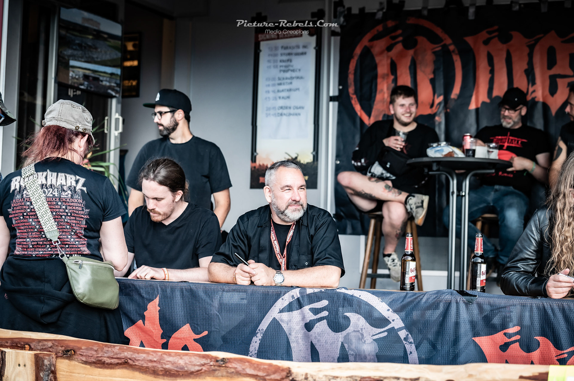 Signing Session Avatarium