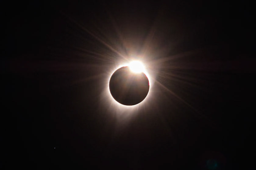 Total solar eclipse 2017: ‘diamond ring’