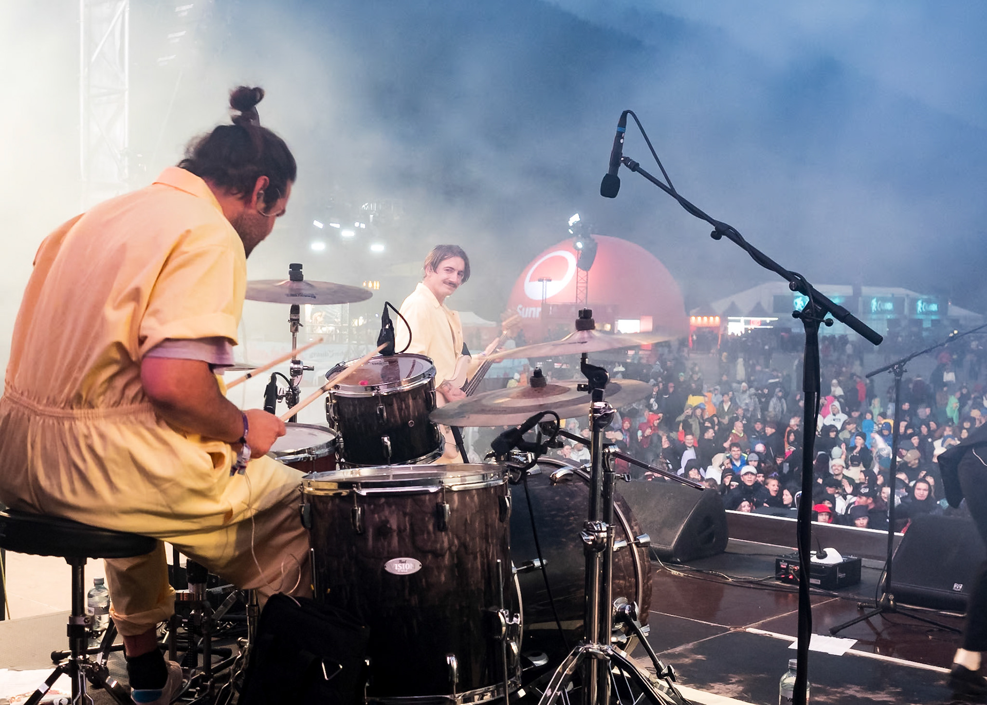 Nesta & The Blondes by Sascha Gregori