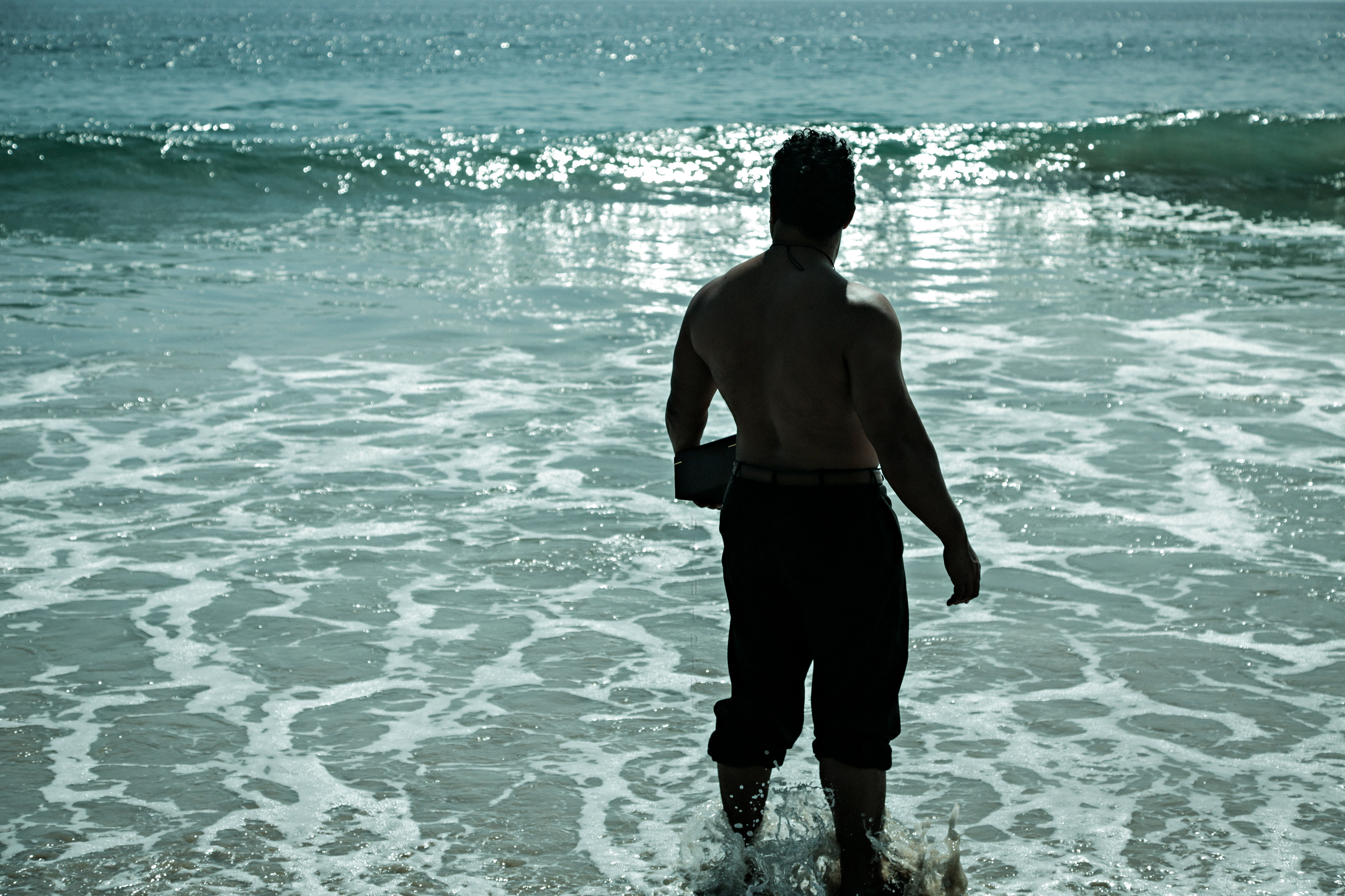 Sam Puefua from BTS of "Pōuri" 