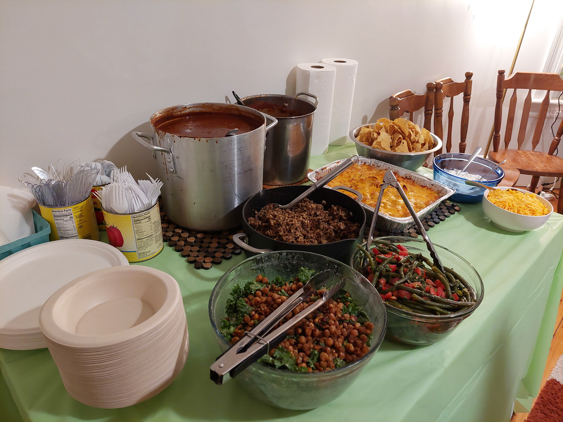 meal by Hannah Bashkow (chili and vegan chili, rice & lentils, green bean salad, kale salad, squash mac & cheese, cornbread)