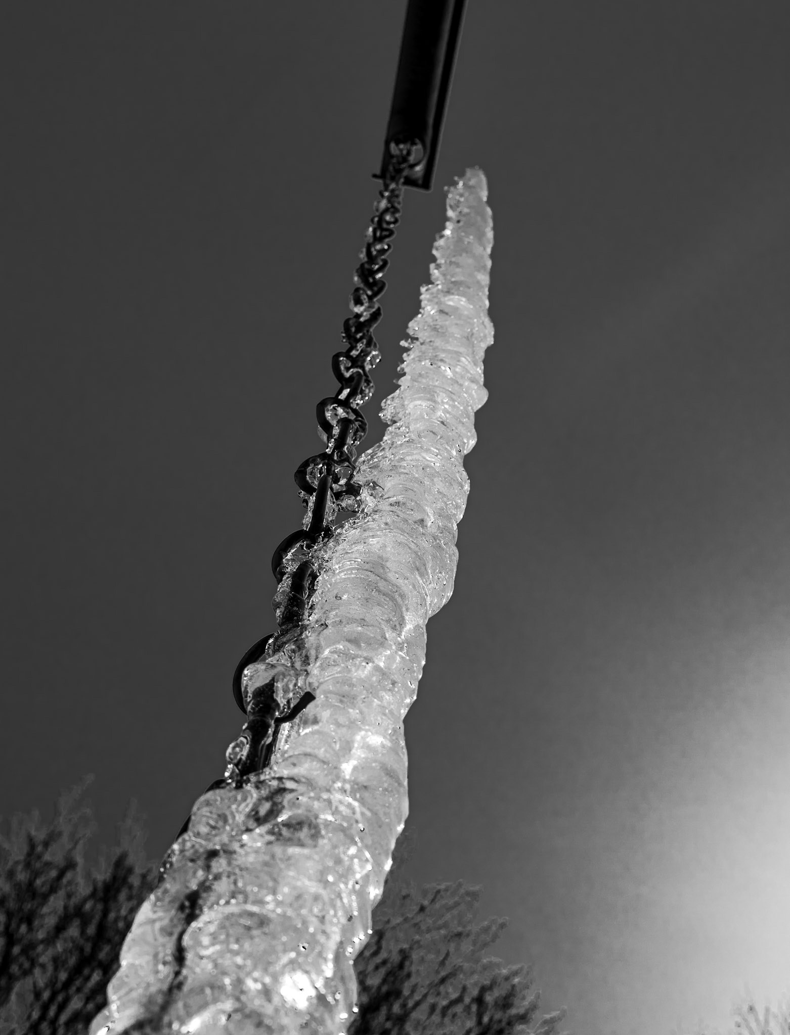 frozen chains - 1/400 Sek. bei ƒ / 9,0 - ISO 50 - 24 mm