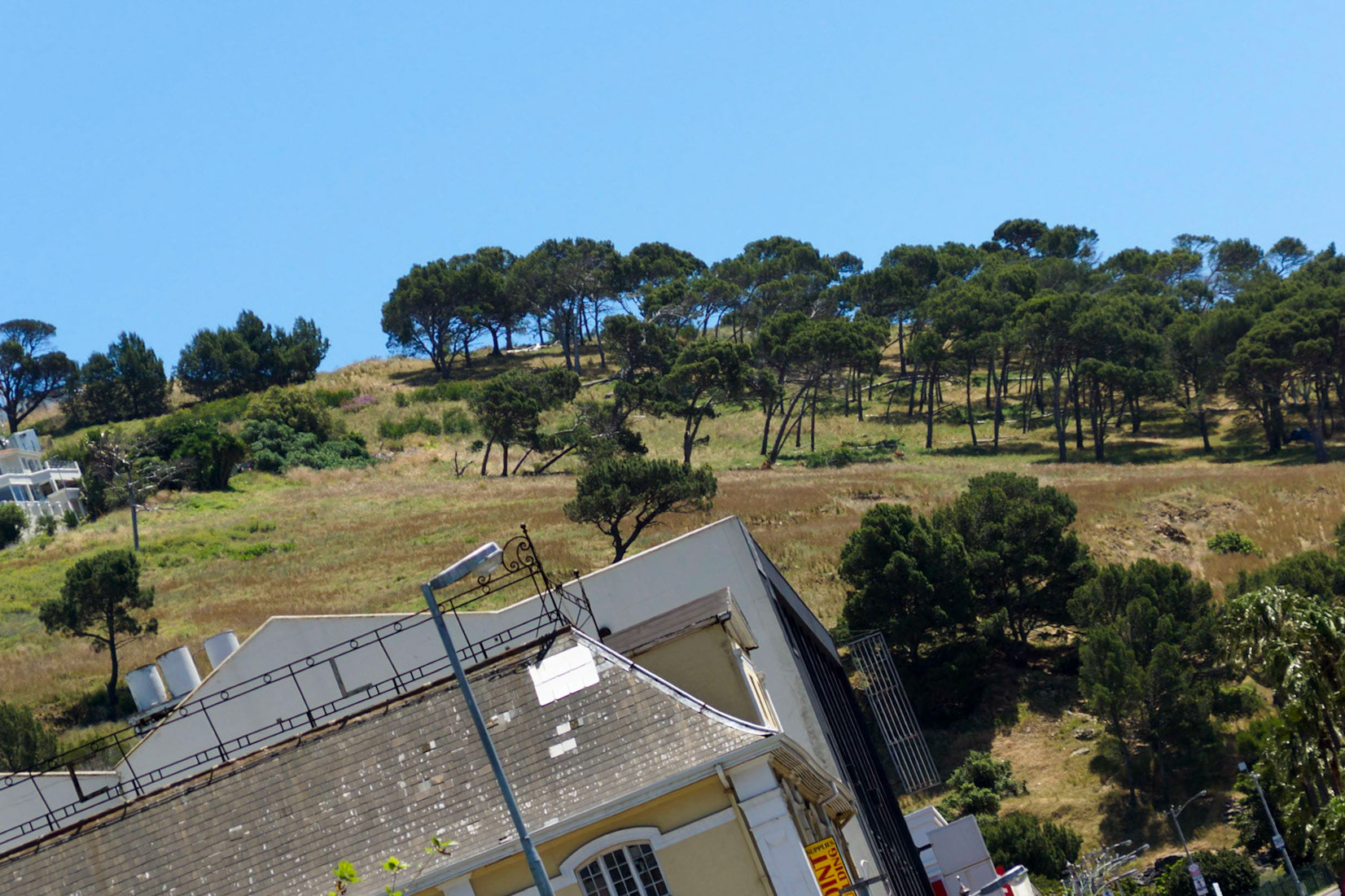 crooked houses - 1/800 Sek. bei ƒ / 4,5 - ISO 100 - 120 mm