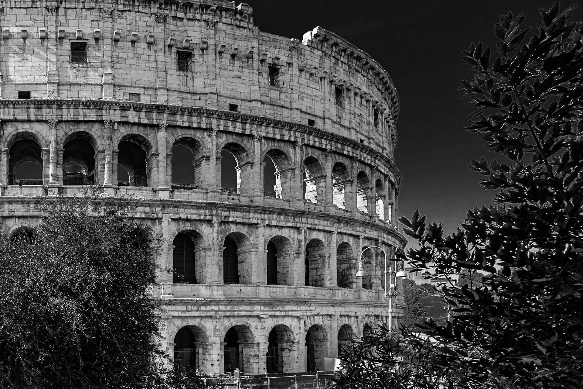 Colosseum - 1/125 Sek. bei ƒ / 5,6 - ISO 100 - 24 mm