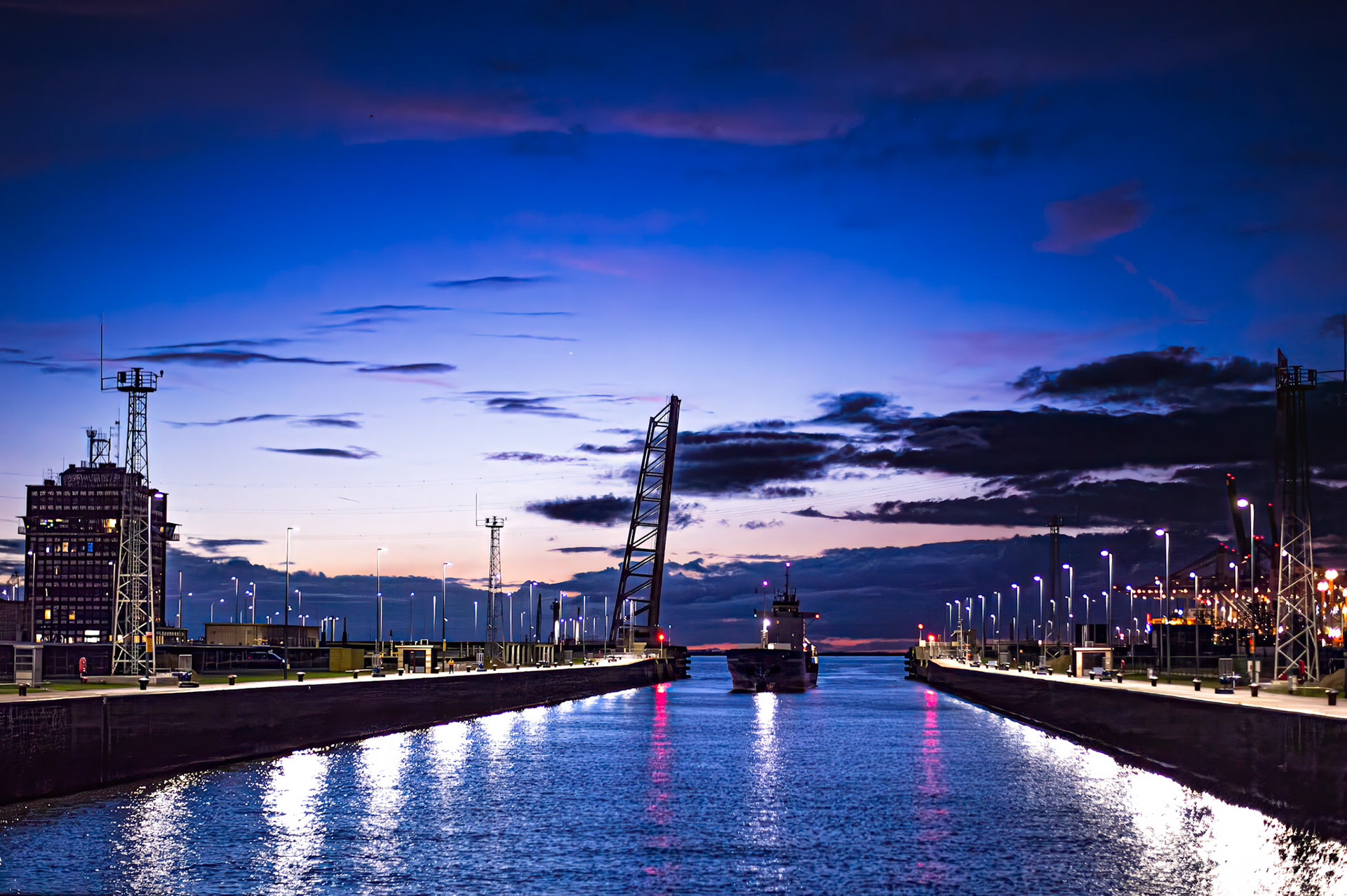 Antwerp, Port