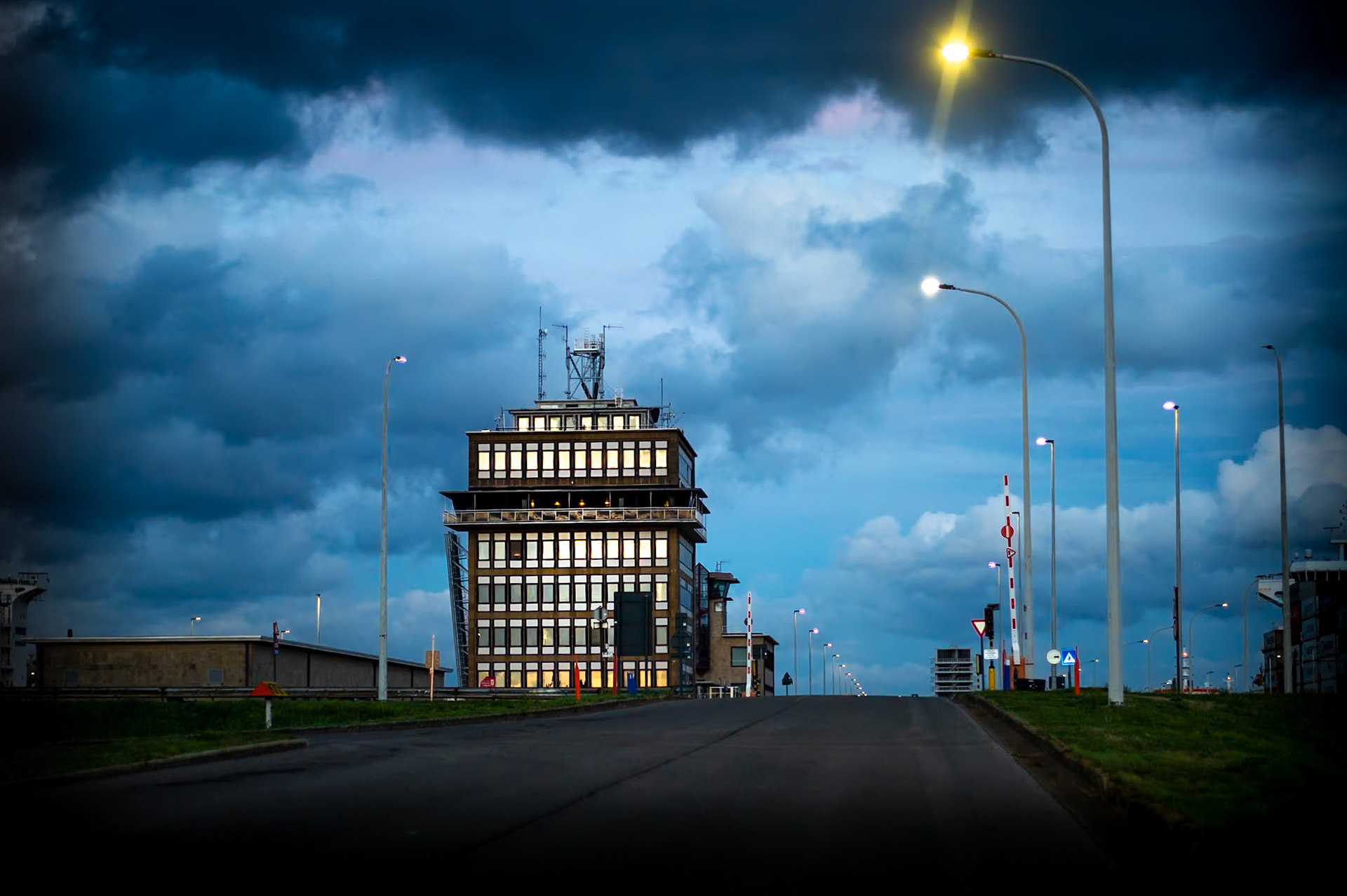 Antwerp, Port