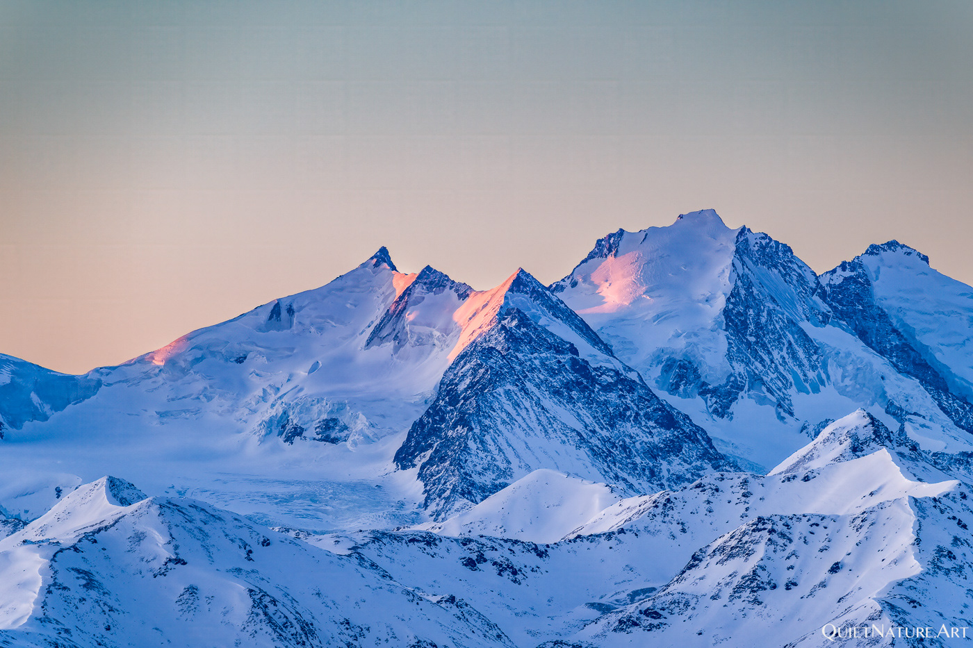 Sonnenaufgang in den Walliser Alpen