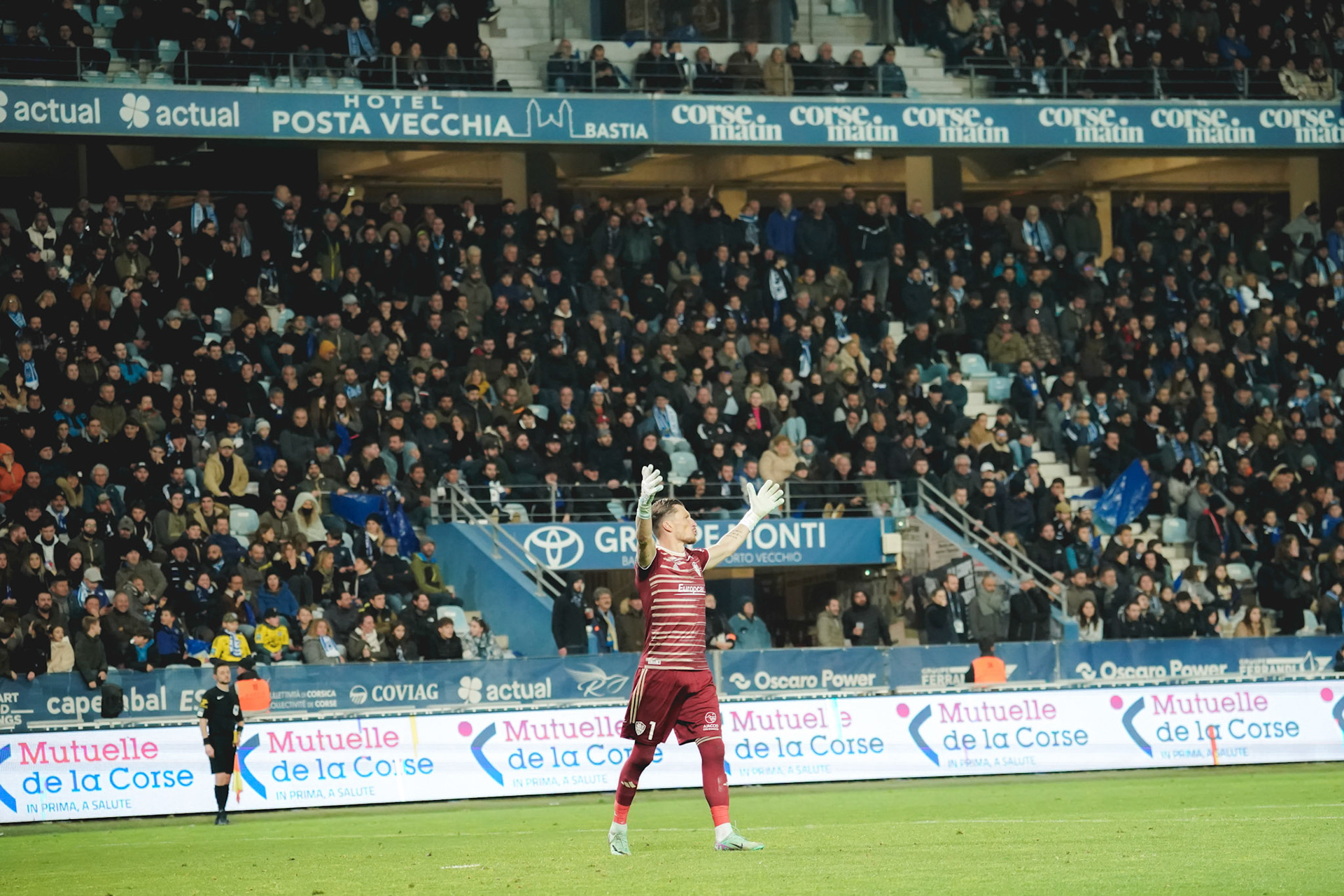 BASTIA. CORSE. LE LUNDI 5 FEVRIER 2024.En ligue 2 BKT dans le derby de la corse Bastia a domine Ajaccio un but a zero grace a un but de Migouel Alfarela devant plus de 14000 spectateurs. Le groupe l Arcugi a anime l avant match pendant que le president de Bastia Claude Ferrandi et le president d Ajaccio Daniele Bufano étaient sur le plateau de France 3 Corse Via Stella.
