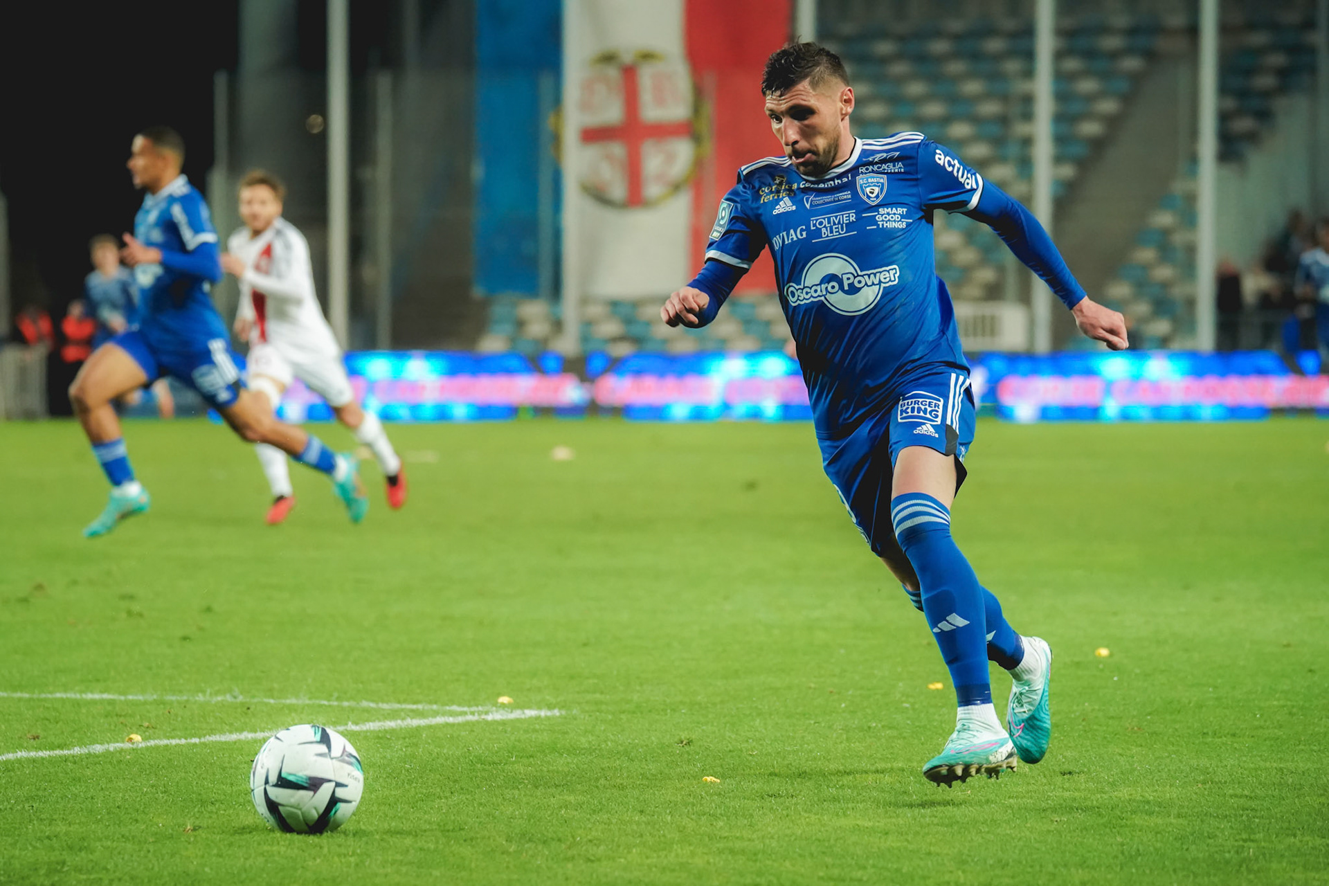 BASTIA. CORSE. LE LUNDI 5 FEVRIER 2024.En ligue 2 BKT dans le derby de la corse Bastia a domine Ajaccio un but a zero grace a un but de Migouel Alfarela devant plus de 14000 spectateurs. Le groupe l Arcugi a anime l avant match pendant que le president de Bastia Claude Ferrandi et le president d Ajaccio Daniele Bufano étaient sur le plateau de France 3 Corse Via Stella.
