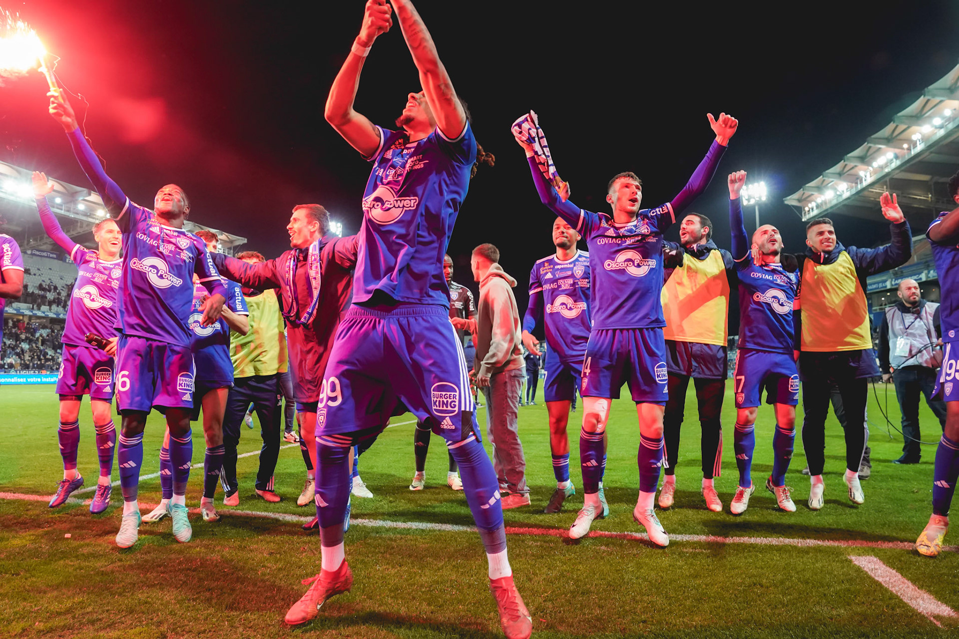 BASTIA. CORSE. LE LUNDI 5 FEVRIER 2024.En ligue 2 BKT dans le derby de la corse Bastia a domine Ajaccio un but a zero grace a un but de Migouel Alfarela devant plus de 14000 spectateurs. Le groupe l Arcugi a anime l avant match pendant que le president de Bastia Claude Ferrandi et le president d Ajaccio Daniele Bufano étaient sur le plateau de France 3 Corse Via Stella.