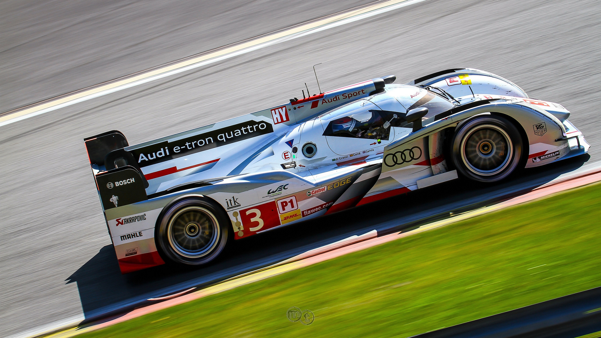 Bruno Senna (BRA) / Frederic Makowiecki (FRA) Aston Martin Vantage