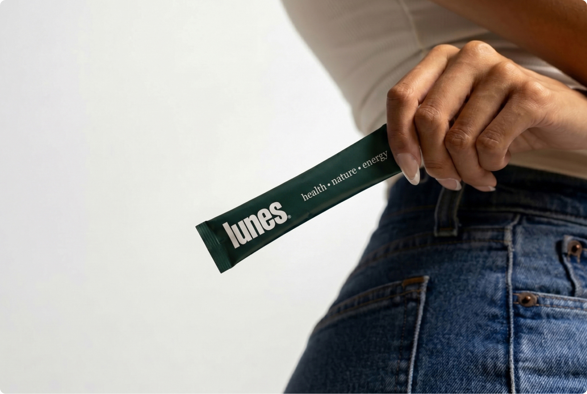 Lunes® Supplement Brand identity and supplement packaging design for Lunes®, a modern wellness and supplement brand. The project includes logo design, typography system, color palette, and packaging design for supplement stick packs. The visual identity reflects a minimal, clean aesthetic aligned with the brand's lifestyle positioning.