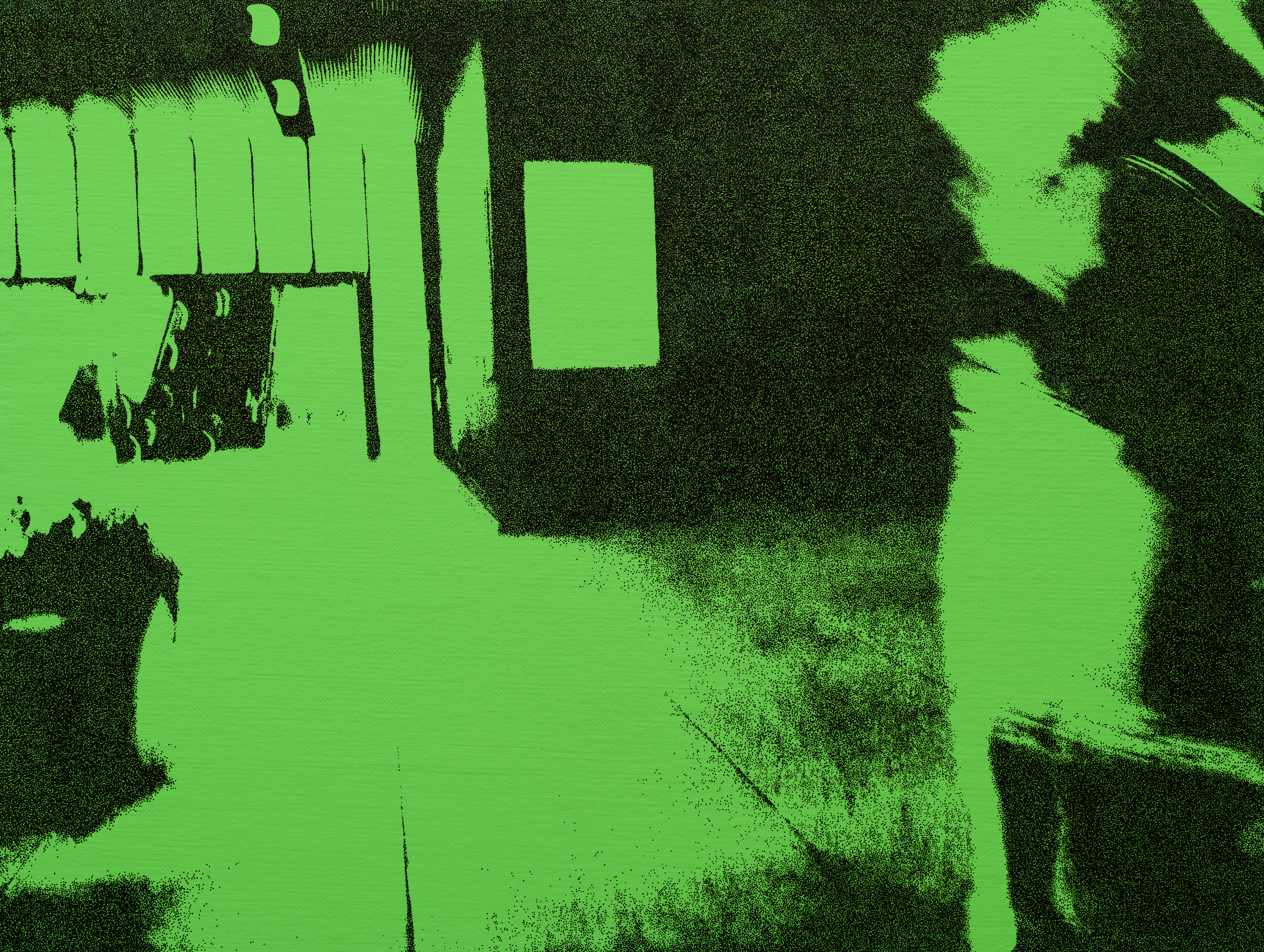 足早に立ち去る女性