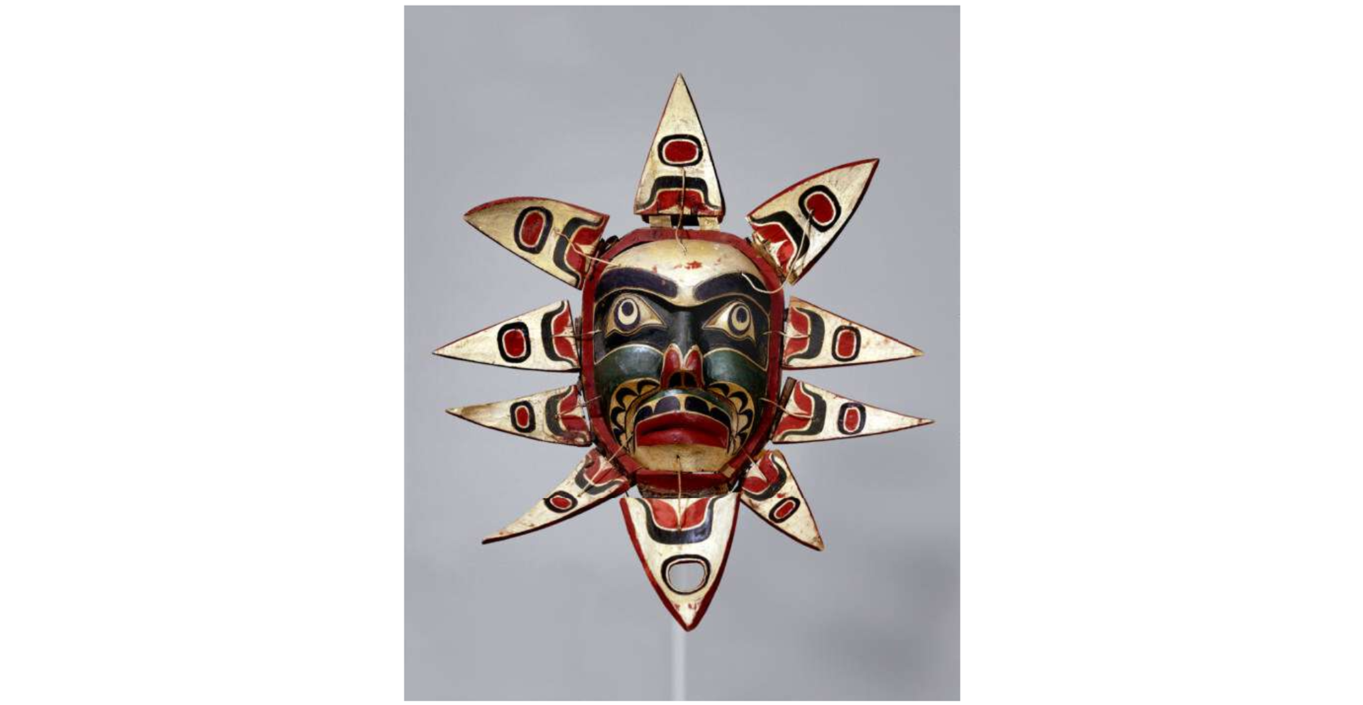 Kwakwaka'wakw mask (west coast of Canada) - Image from the British museum