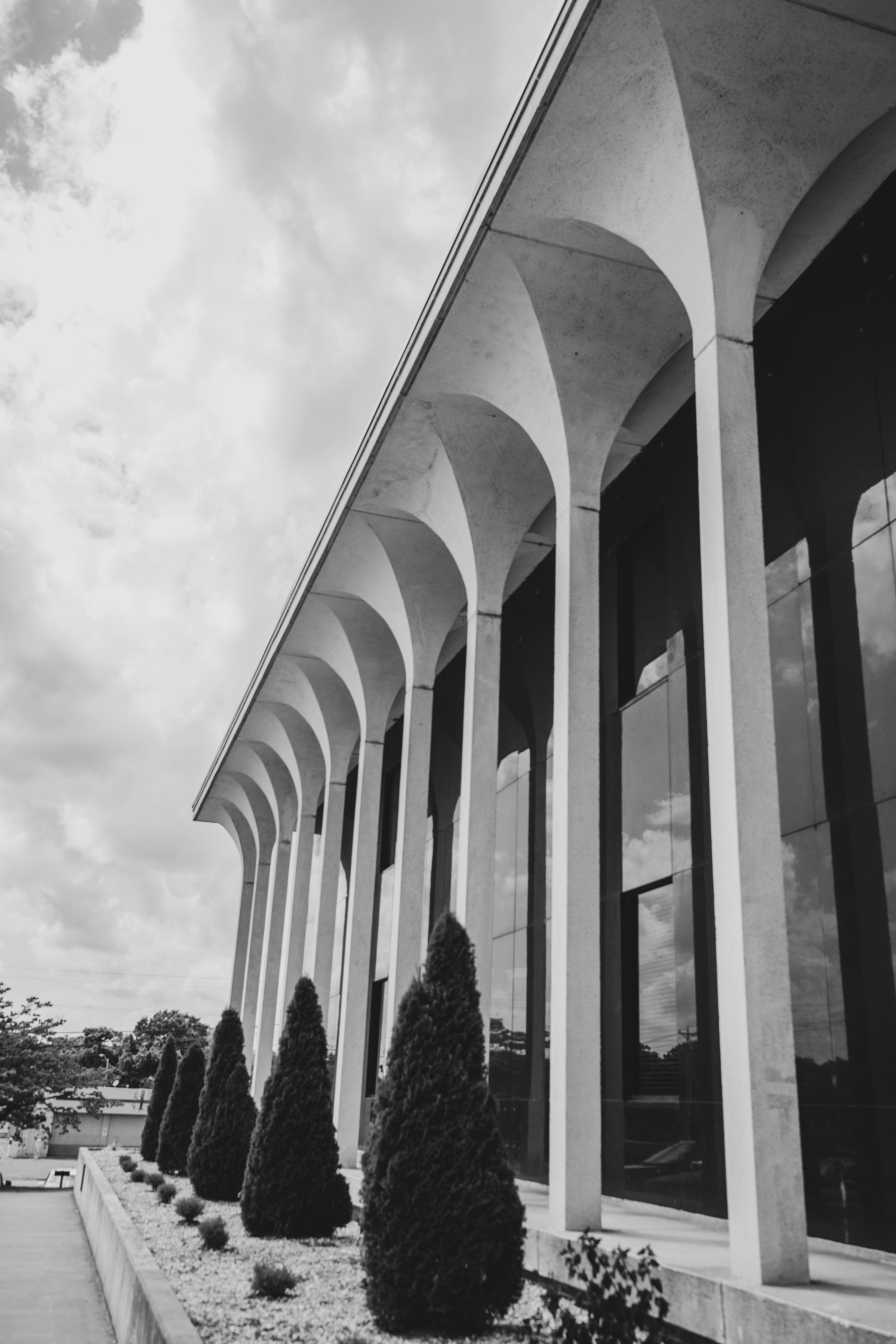 lawrence co. courthouse, modern column