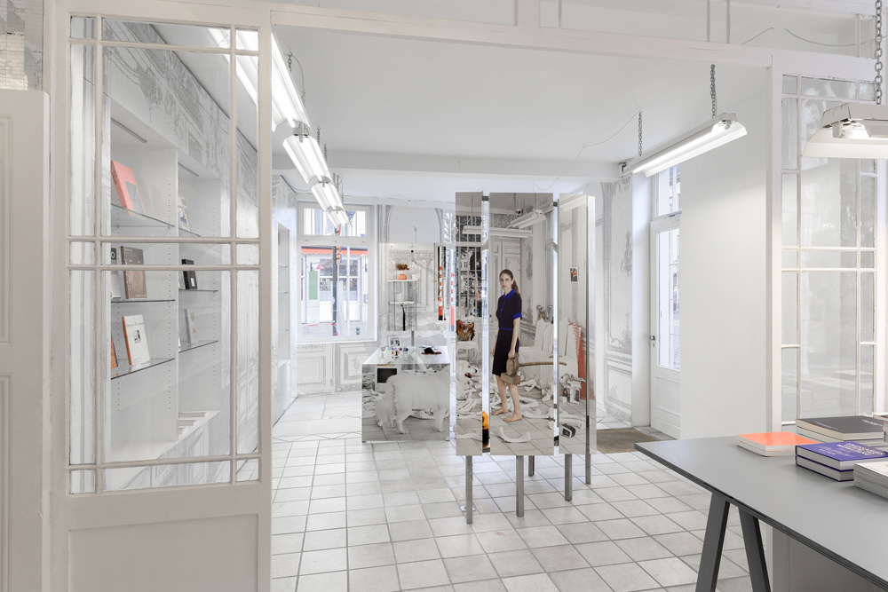 Emmanuelle Lainé, Exhibition view at Saint-Martin Bookshop Brussels.