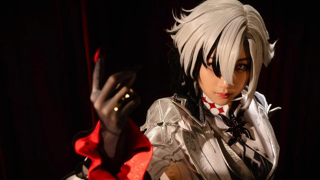 Shot by nvnmediajpg (m00n.cos as Arlecchino)