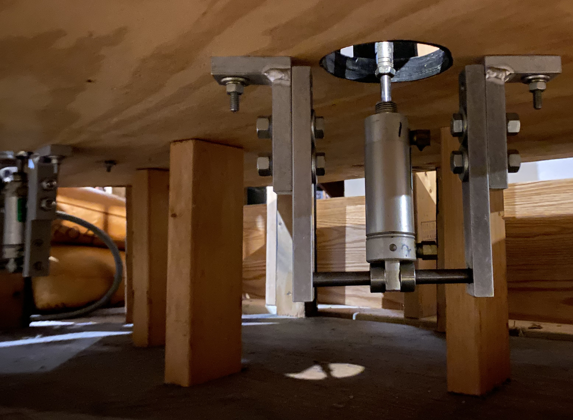 Under stage cylinders for Bass Drum and Hi-hat