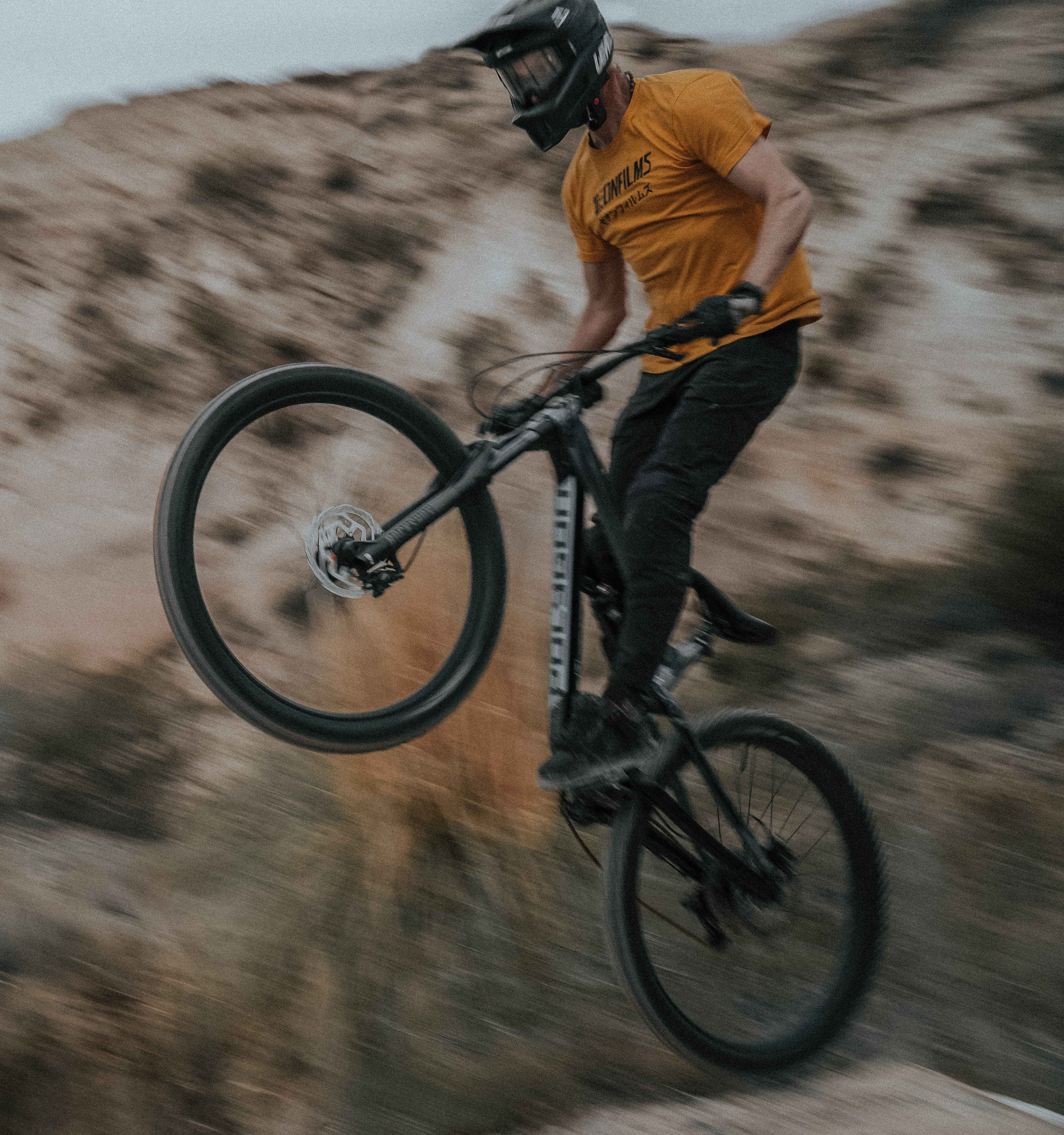 Giuliano Dual [outfit zeonfilms.com]