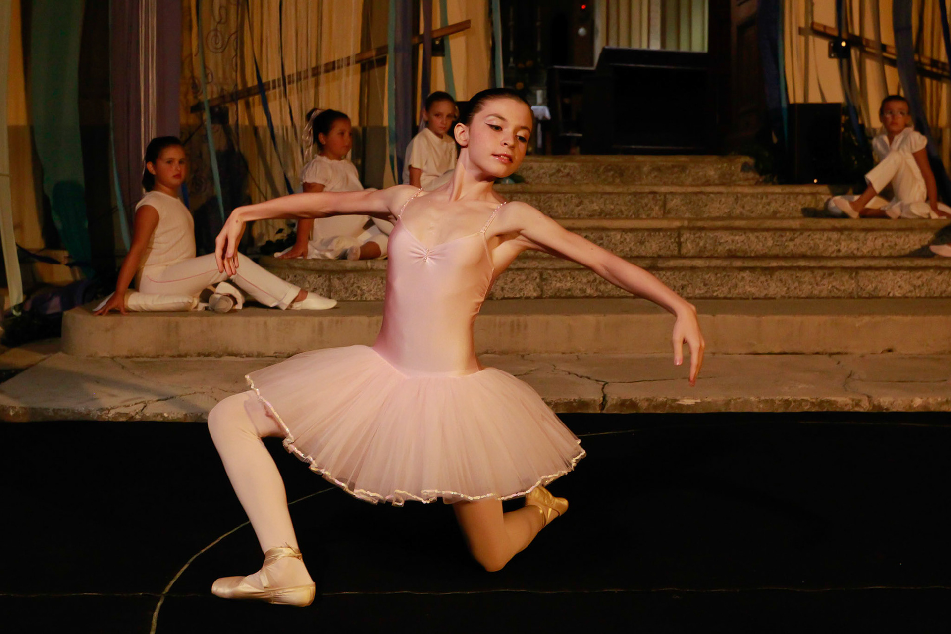 DANZA SOTTO LE STELLE con Gabriella Bertana e le Ragazze di Marmorito