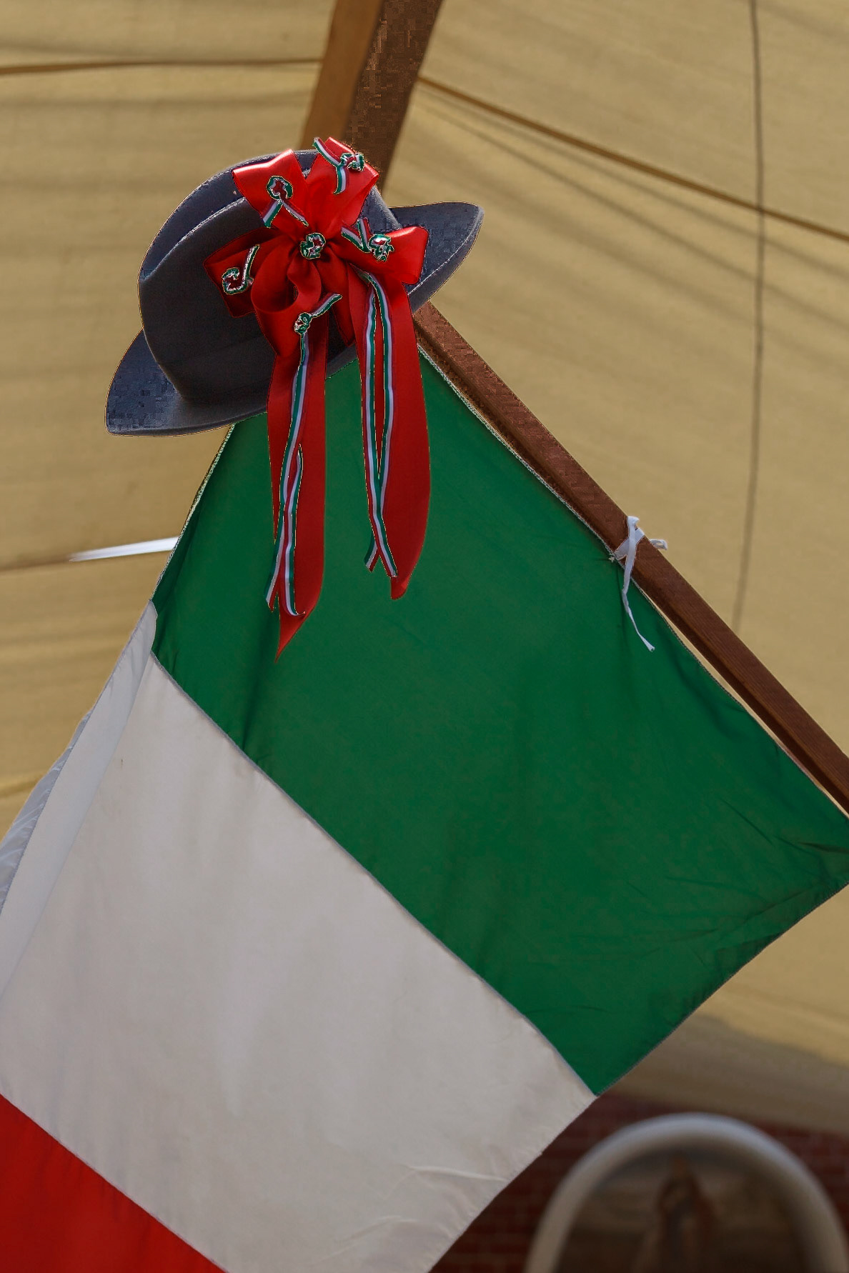 Tradizionale "Corso Del Carro" per le vie del paese accompagnati dalla banda musicale "L' Ardita"