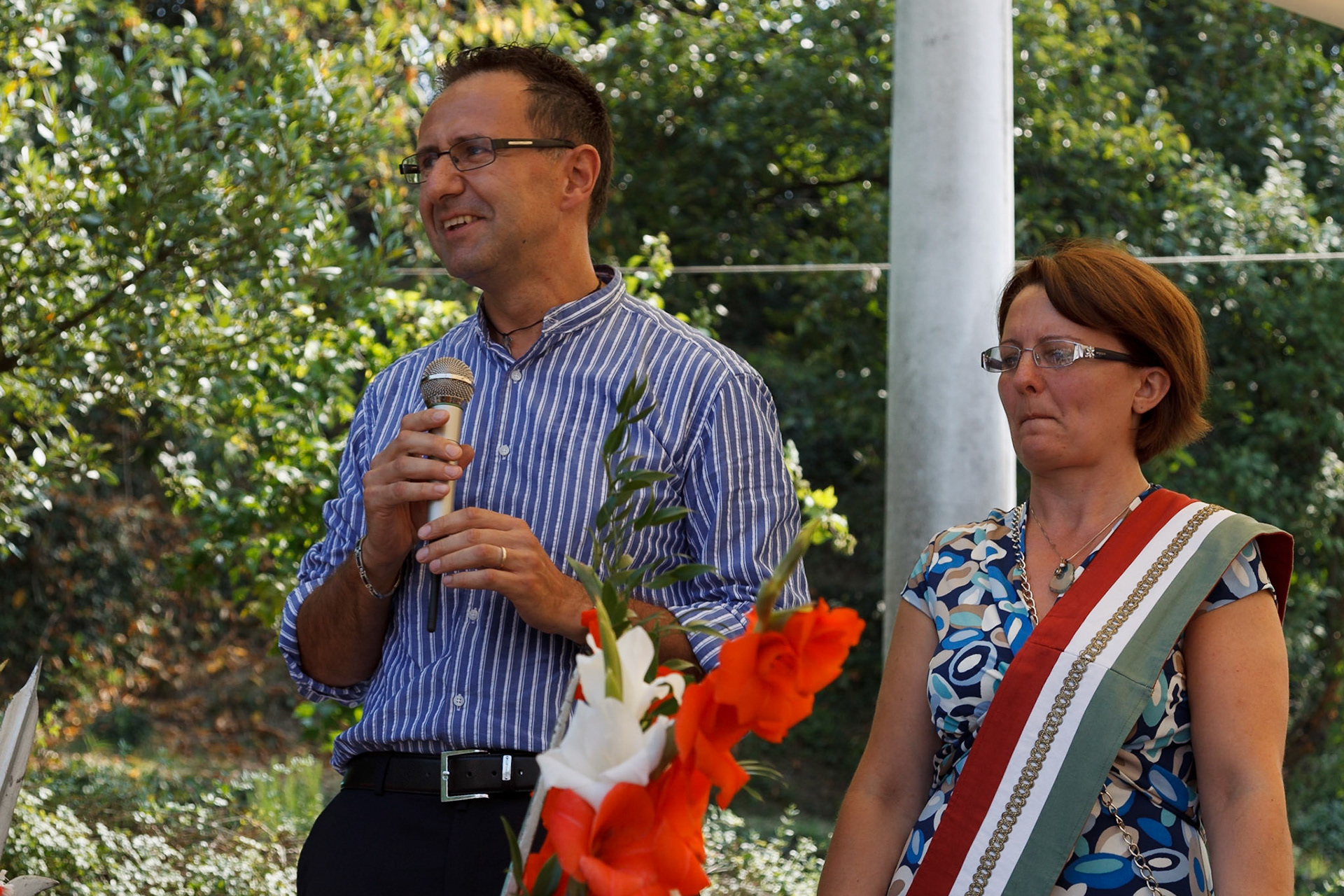 Tradizionale "Corso Del Carro" per le vie del paese accompagnati dalla banda musicale "L' Ardita"