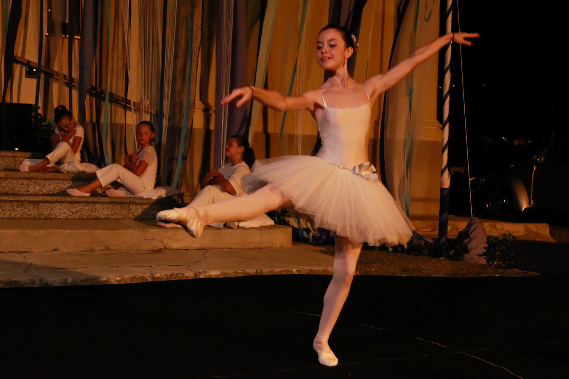 DANZA SOTTO LE STELLE con Gabriella Bertana e le Ragazze di Marmorito