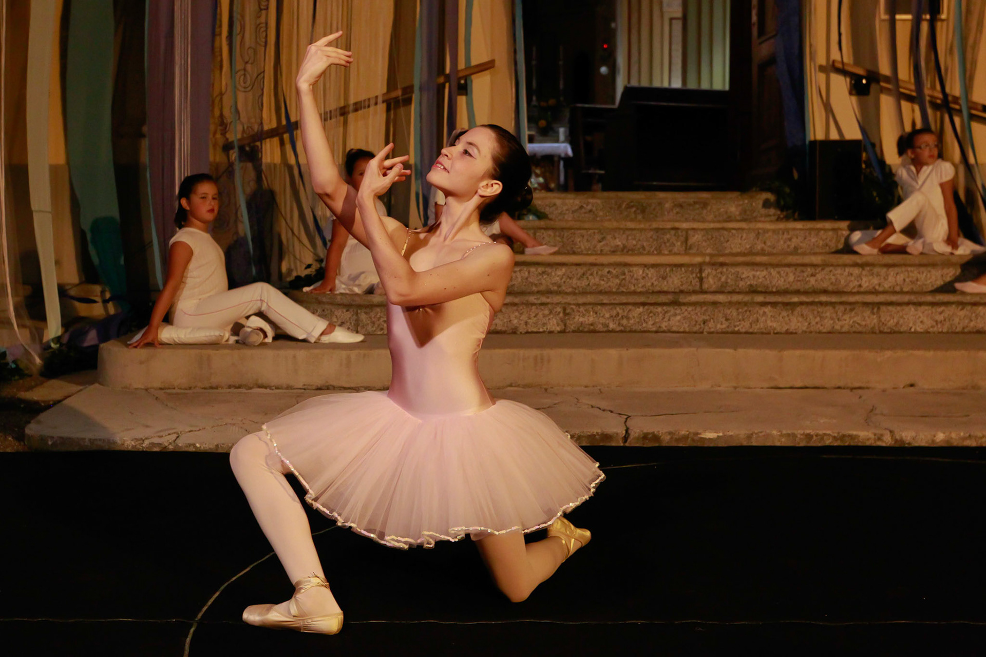 DANZA SOTTO LE STELLE con Gabriella Bertana e le Ragazze di Marmorito