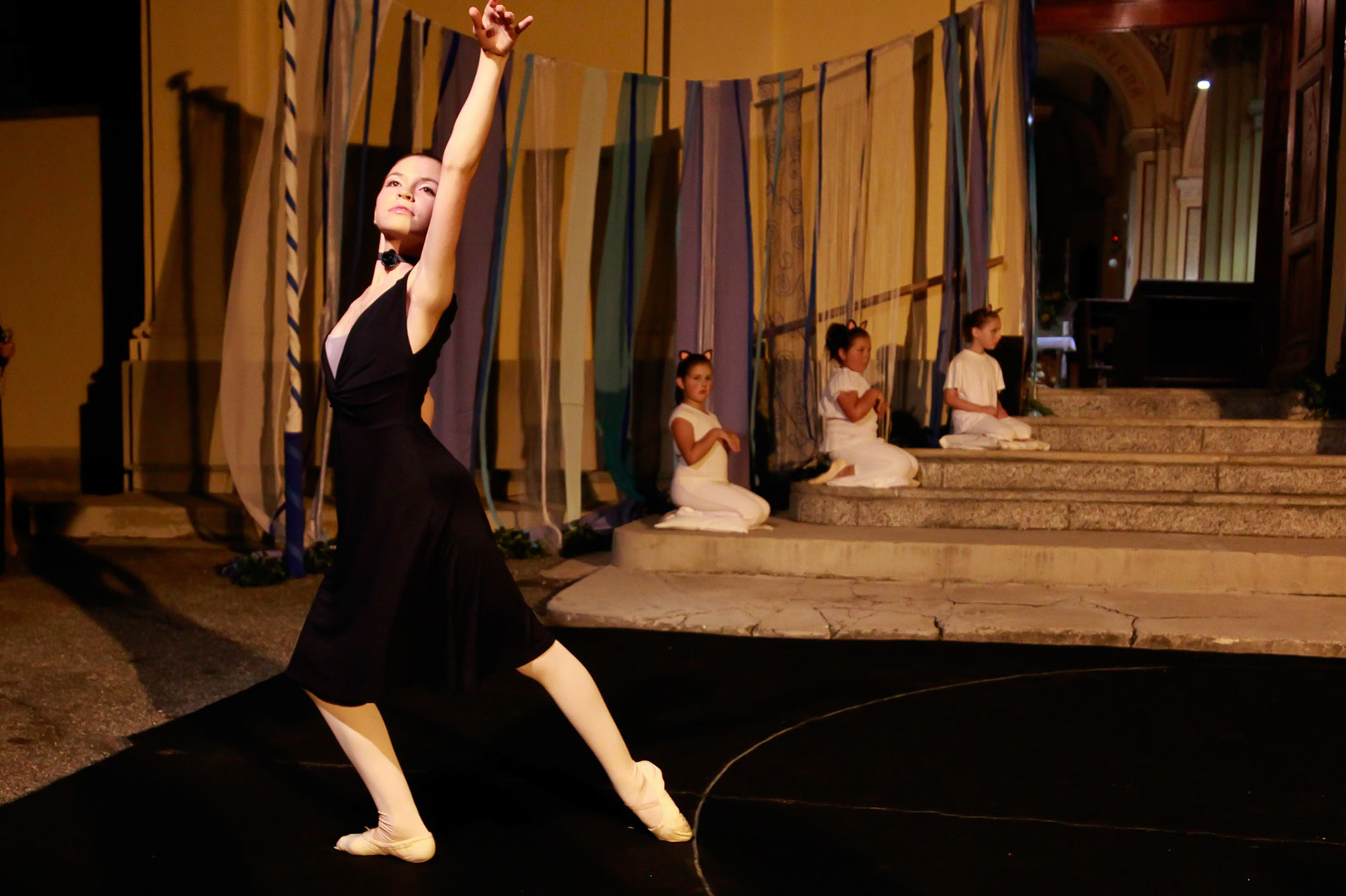 DANZA SOTTO LE STELLE con Gabriella Bertana e le Ragazze di Marmorito