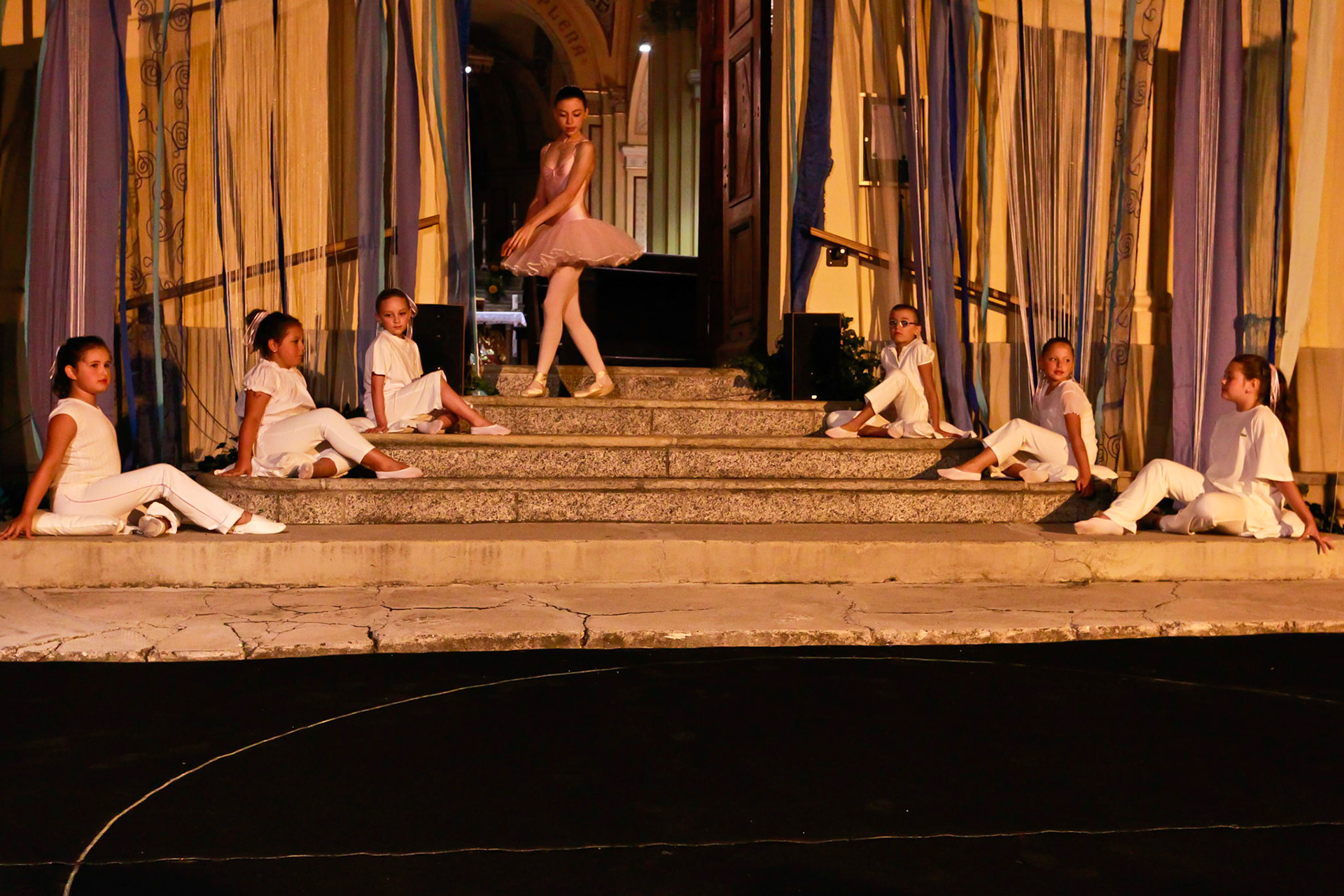 DANZA SOTTO LE STELLE con Gabriella Bertana e le Ragazze di Marmorito