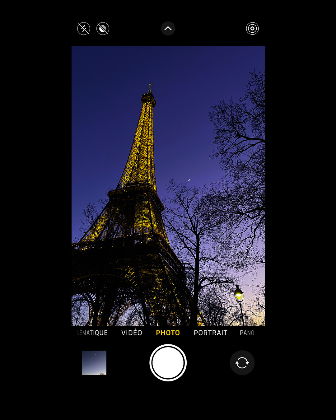 SHARKEY.D.BEE - au pied de la tour eiffel partie 2