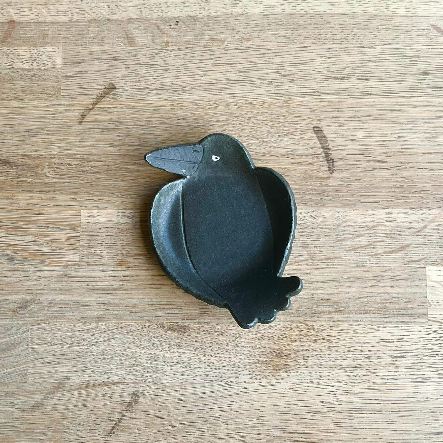 カラスのプリン皿