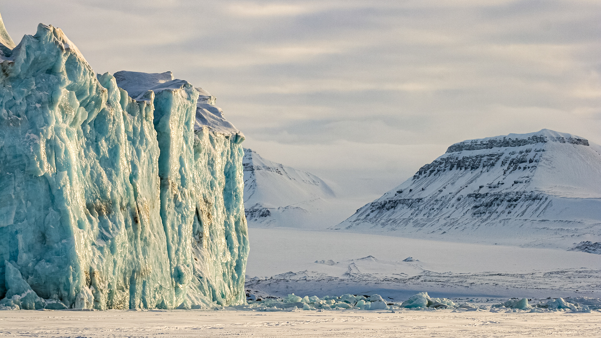 Tunabreen Glacier, Svalbard