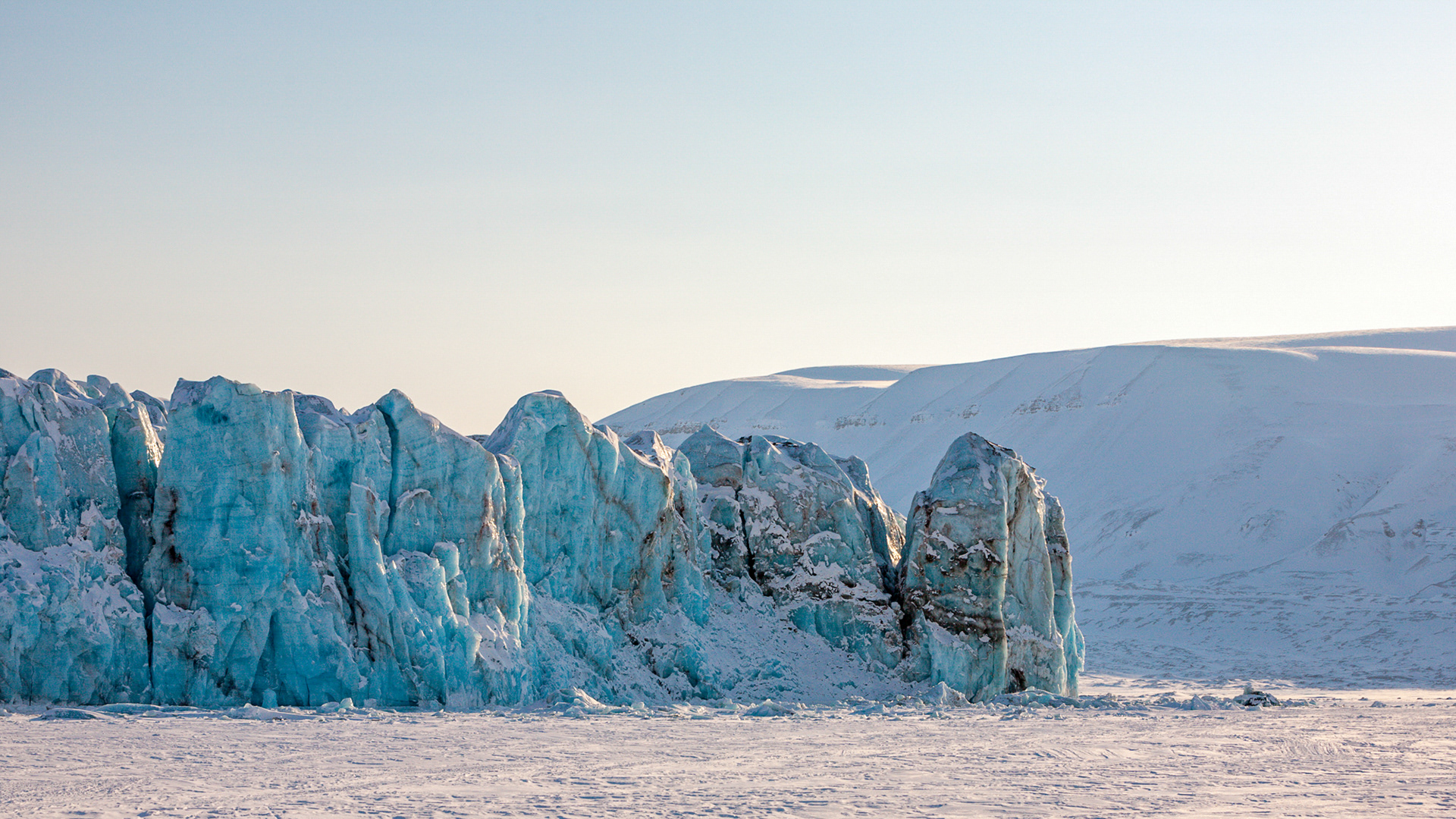Tunabreen Glacier, Svalbard