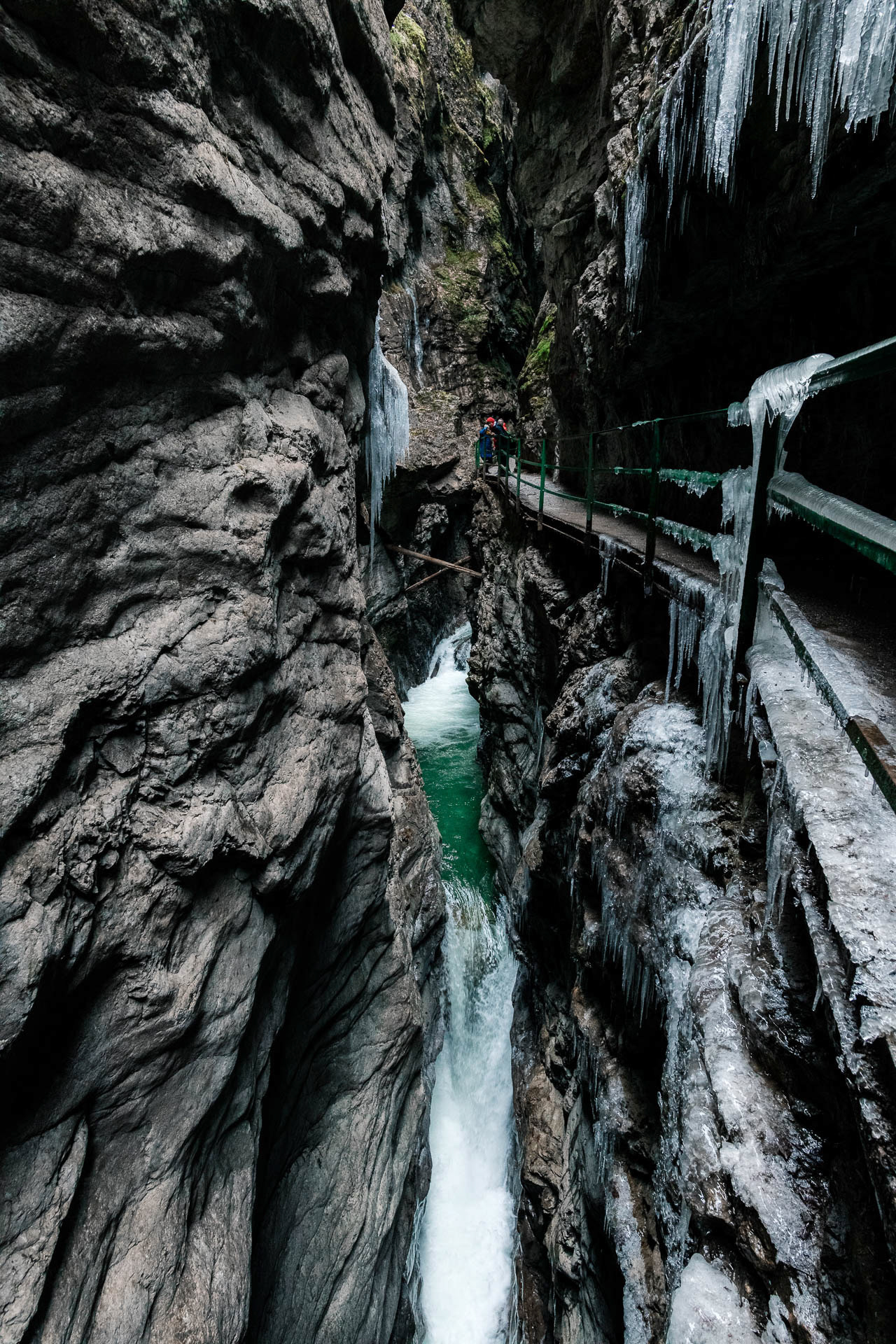 Das Wasser frisst sich durch