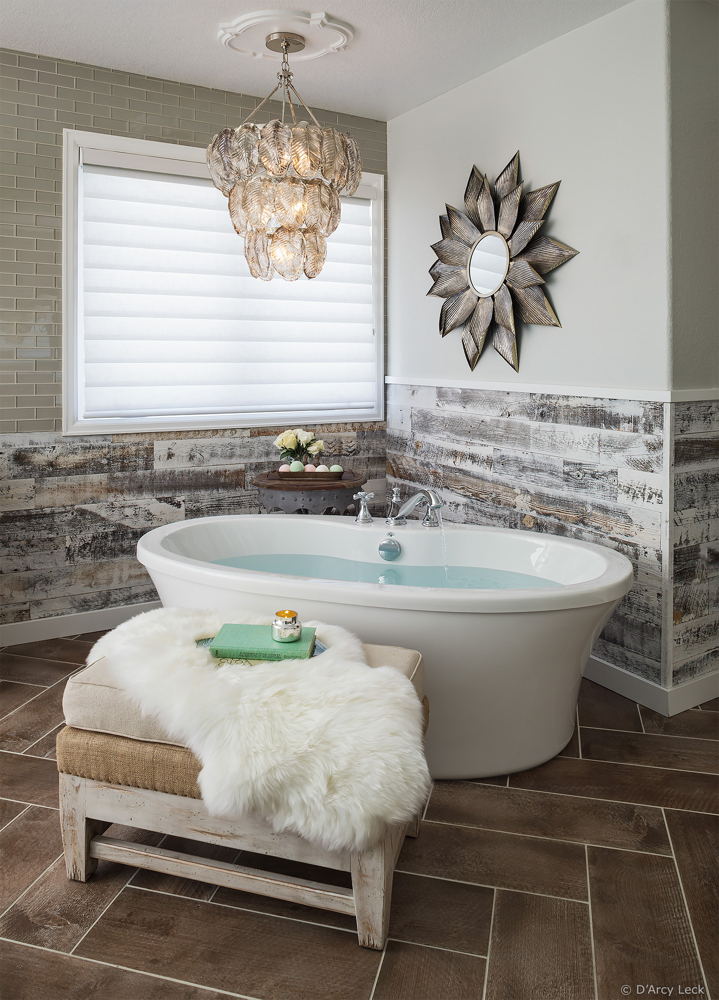 interior design photographer D'Arcy Leck photographs the master bathroom of luxury residential home