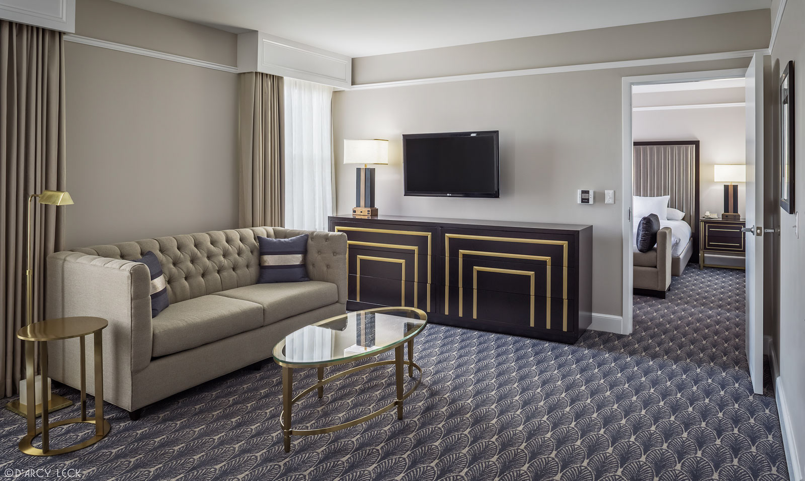 hospitality photographer D'Arcy Leck photographs a guest suite of the Hilton President Kansas City hotel