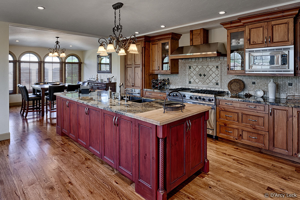 architectural photographer D'Arcy Leck photographs a kitchen and dining room of luxury townhouse 