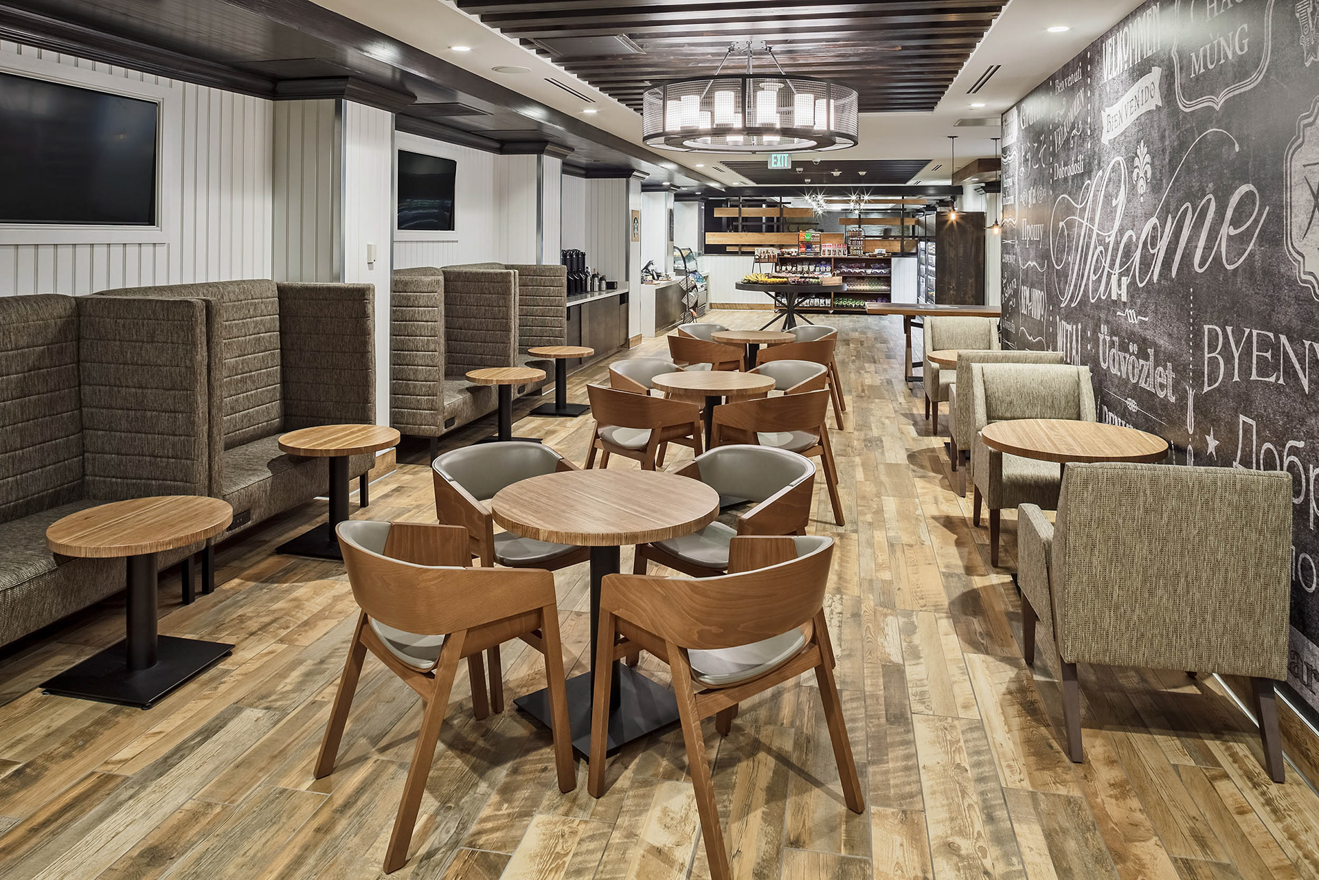 hospitality photograph of the Grounded Bistro at the DoubleTree Denver hotel