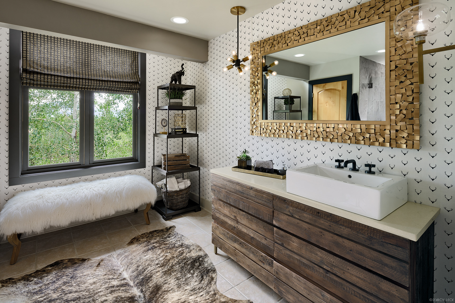 Interior design photographer D'Arcy Leck photographs a residential master bathroom 