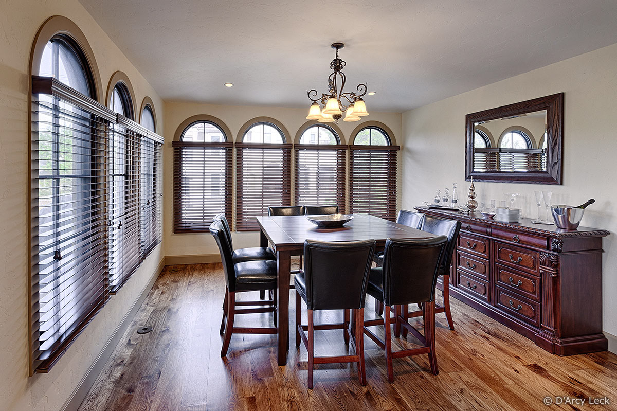 interior architectural photographer D'Arcy Leck photographs a dining room of a townhouse
