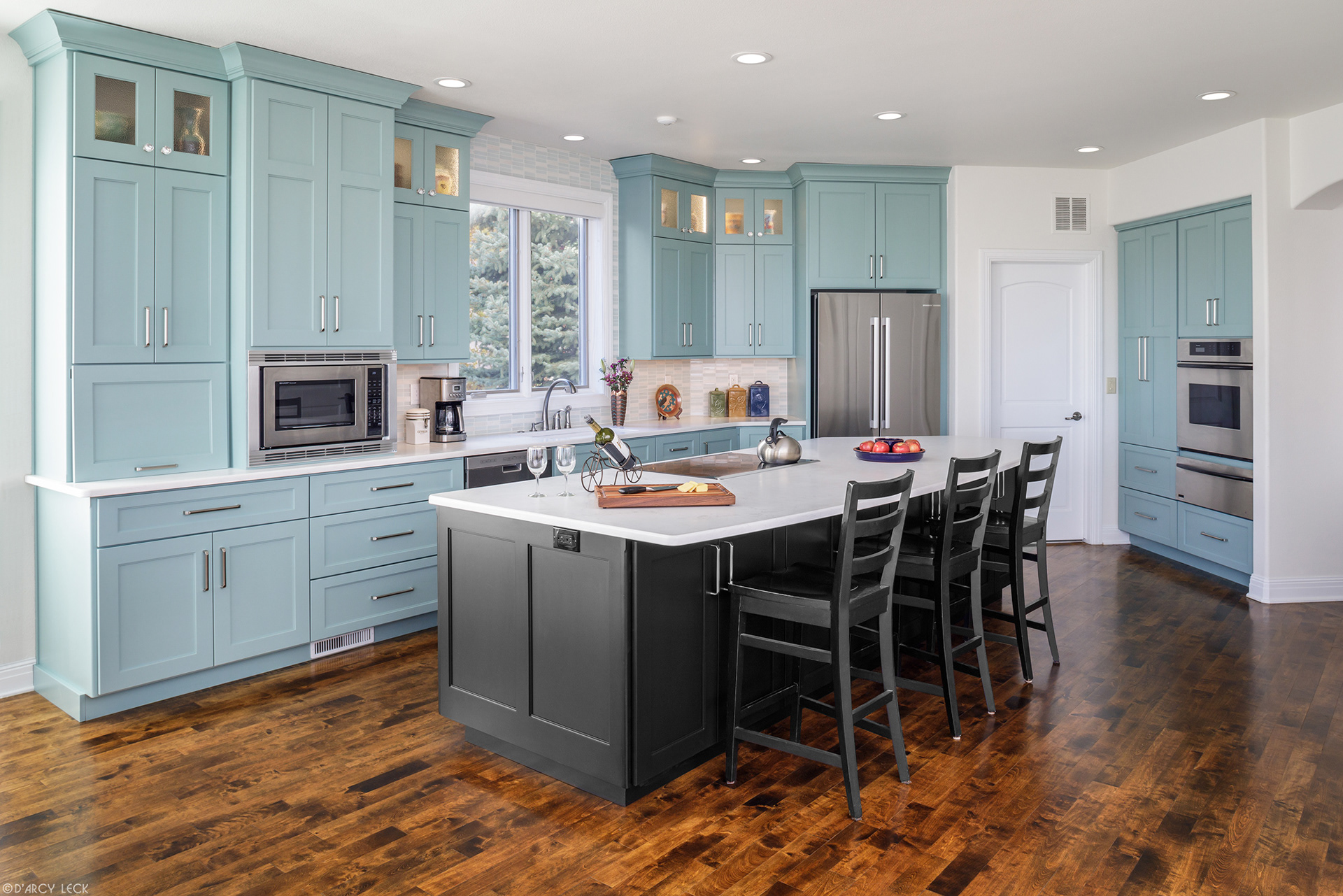 architectural photographer D'Arcy Leck photographs a luxury kitchen