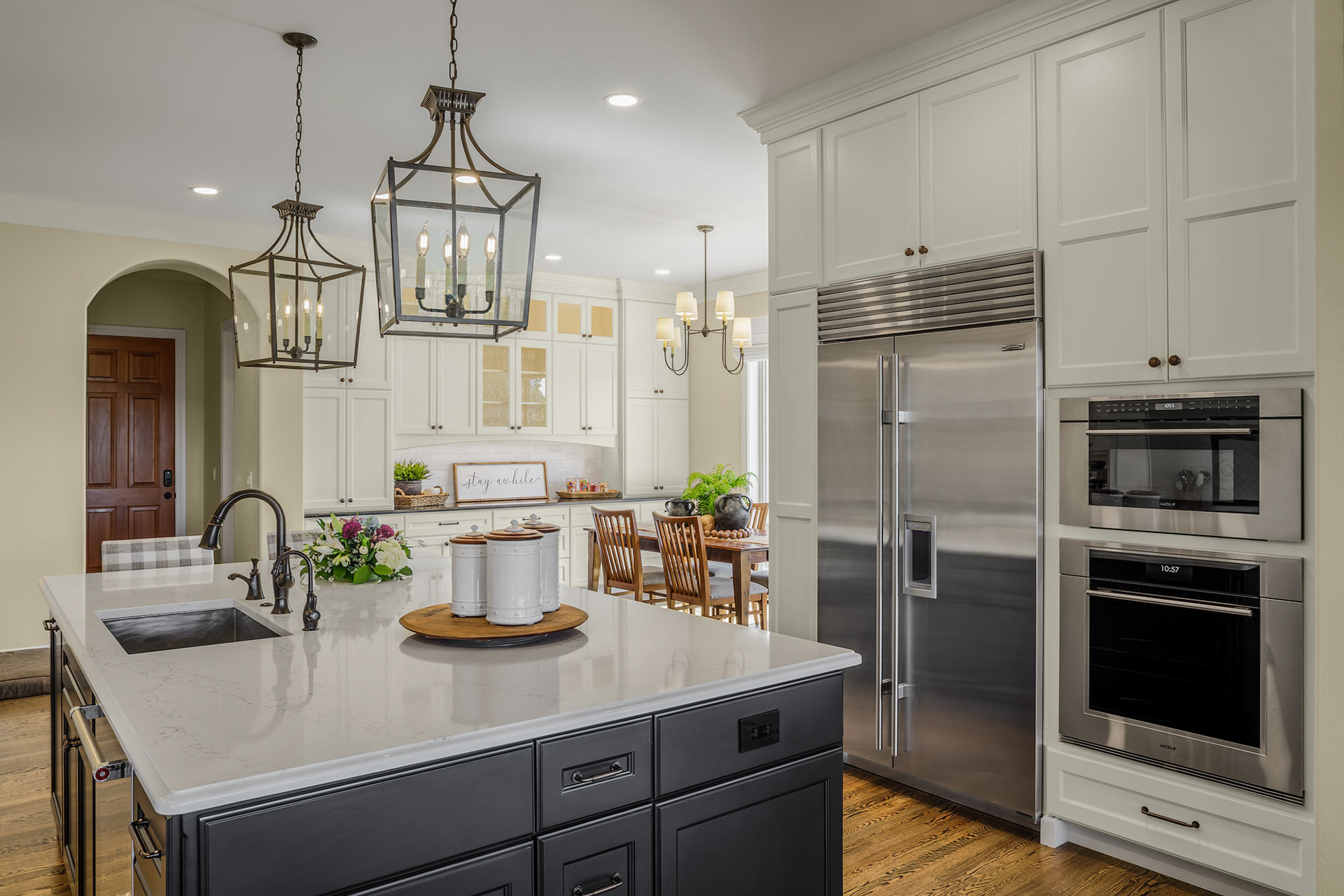 interior photographer D'Arcy Leck photographs a luxury kitchen